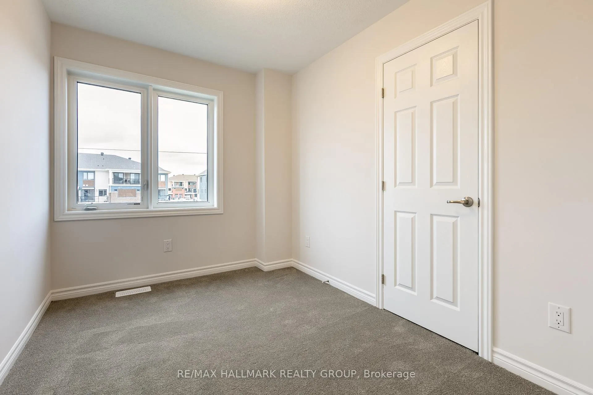 Photo 7 of 287 Zenith Private, Ottawa, Barrhaven - Half Moon Bay — HOMEH