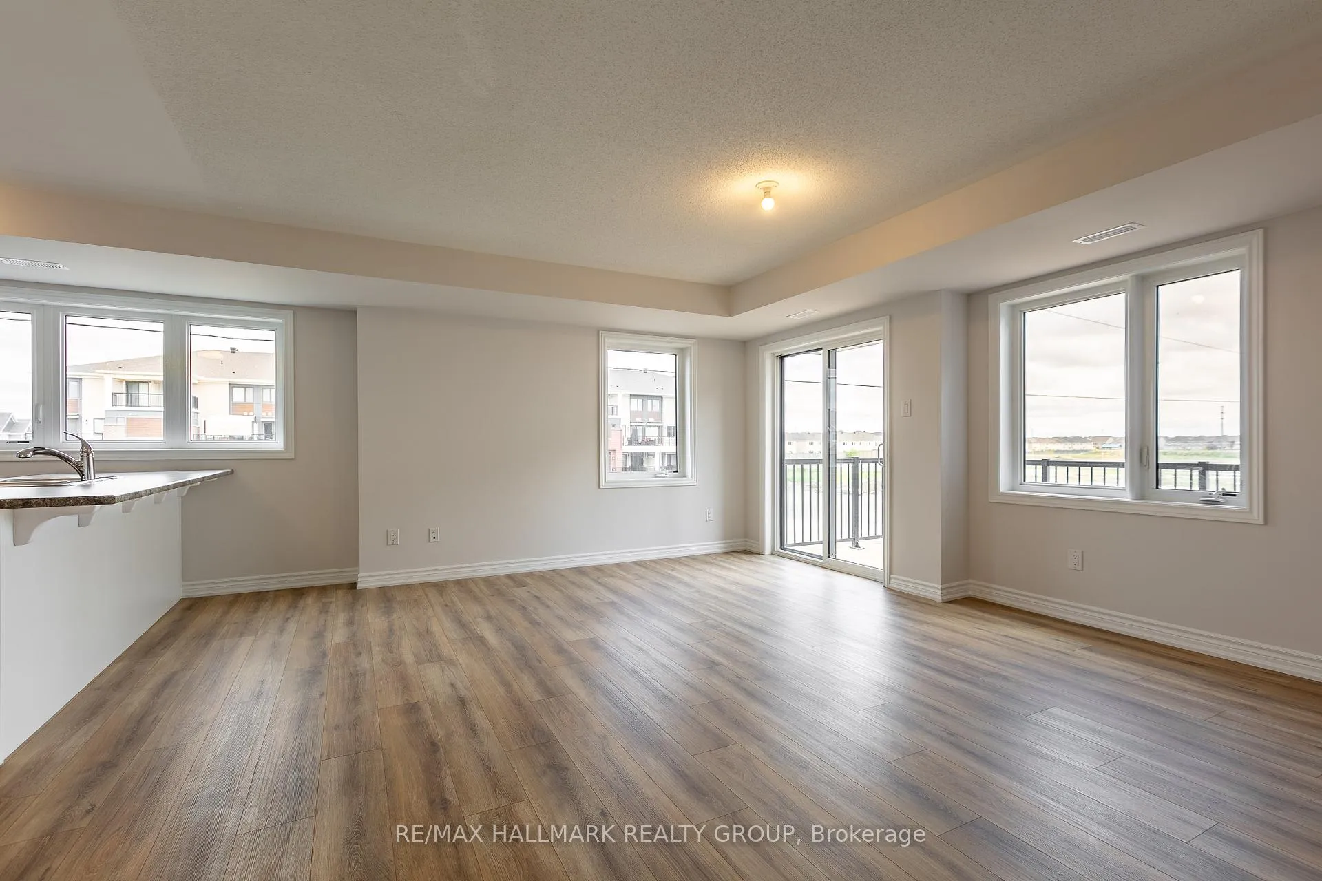 Photo 11 of 287 Zenith Private, Ottawa, Barrhaven - Half Moon Bay — HOMEH