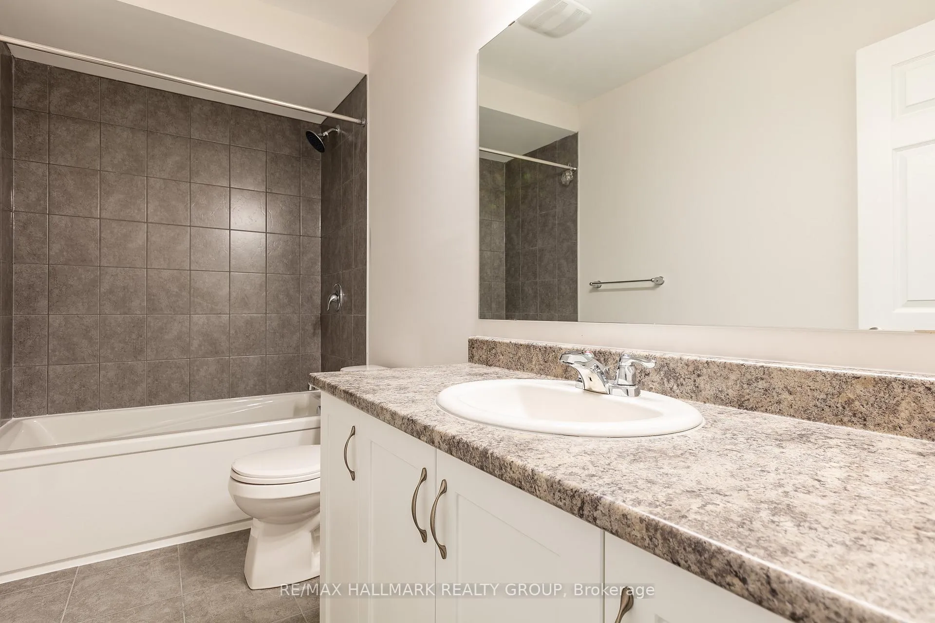 Photo 14 of 287 Zenith Private, Ottawa, Barrhaven - Half Moon Bay — HOMEH