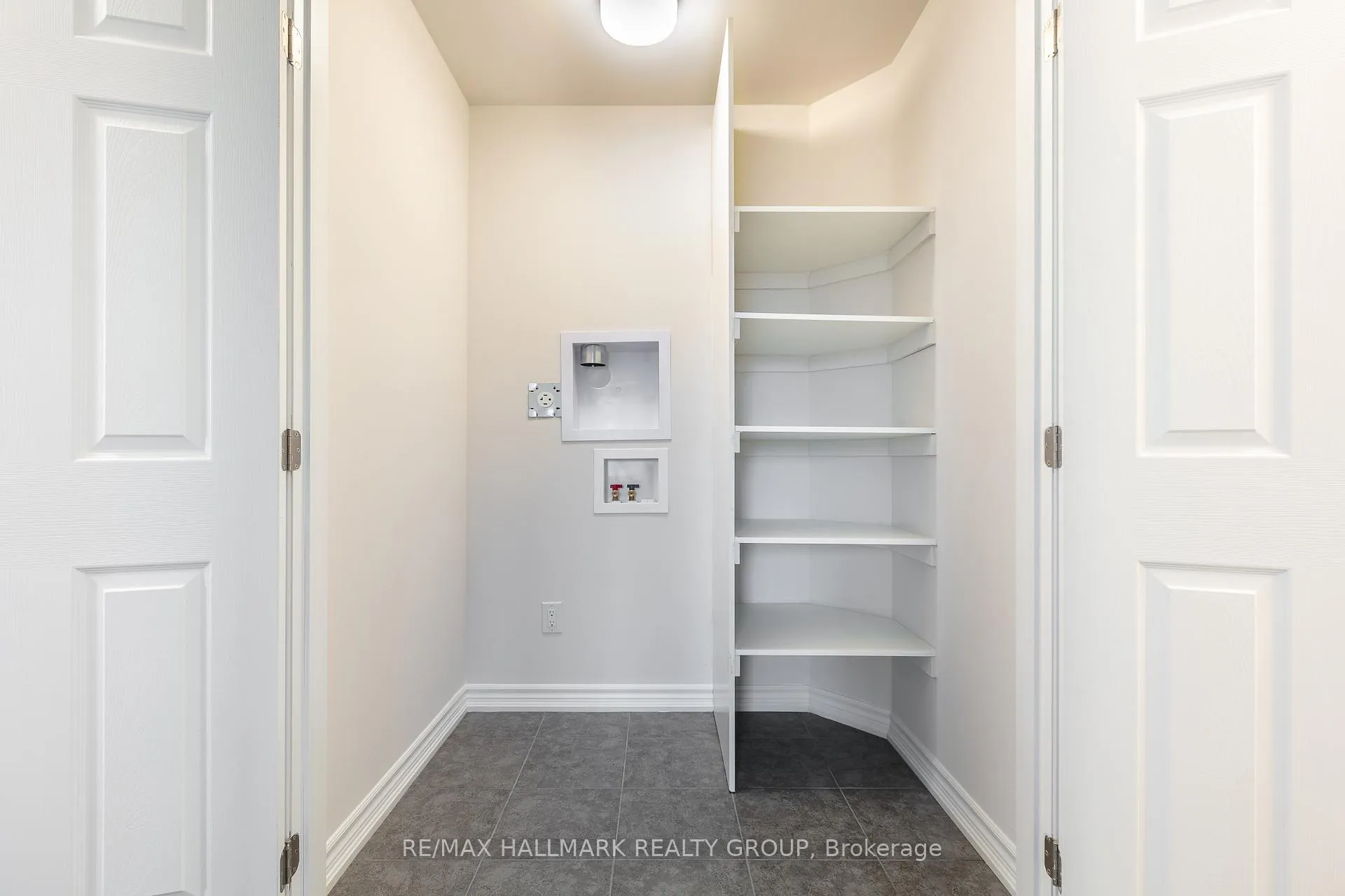 Photo 15 of 287 Zenith Private, Ottawa, Barrhaven - Half Moon Bay — HOMEH