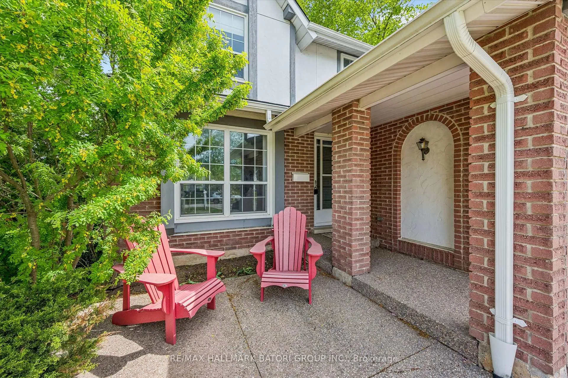 Photo 3 of 38 Deerwood Crescent, Kitchener — HOMEH