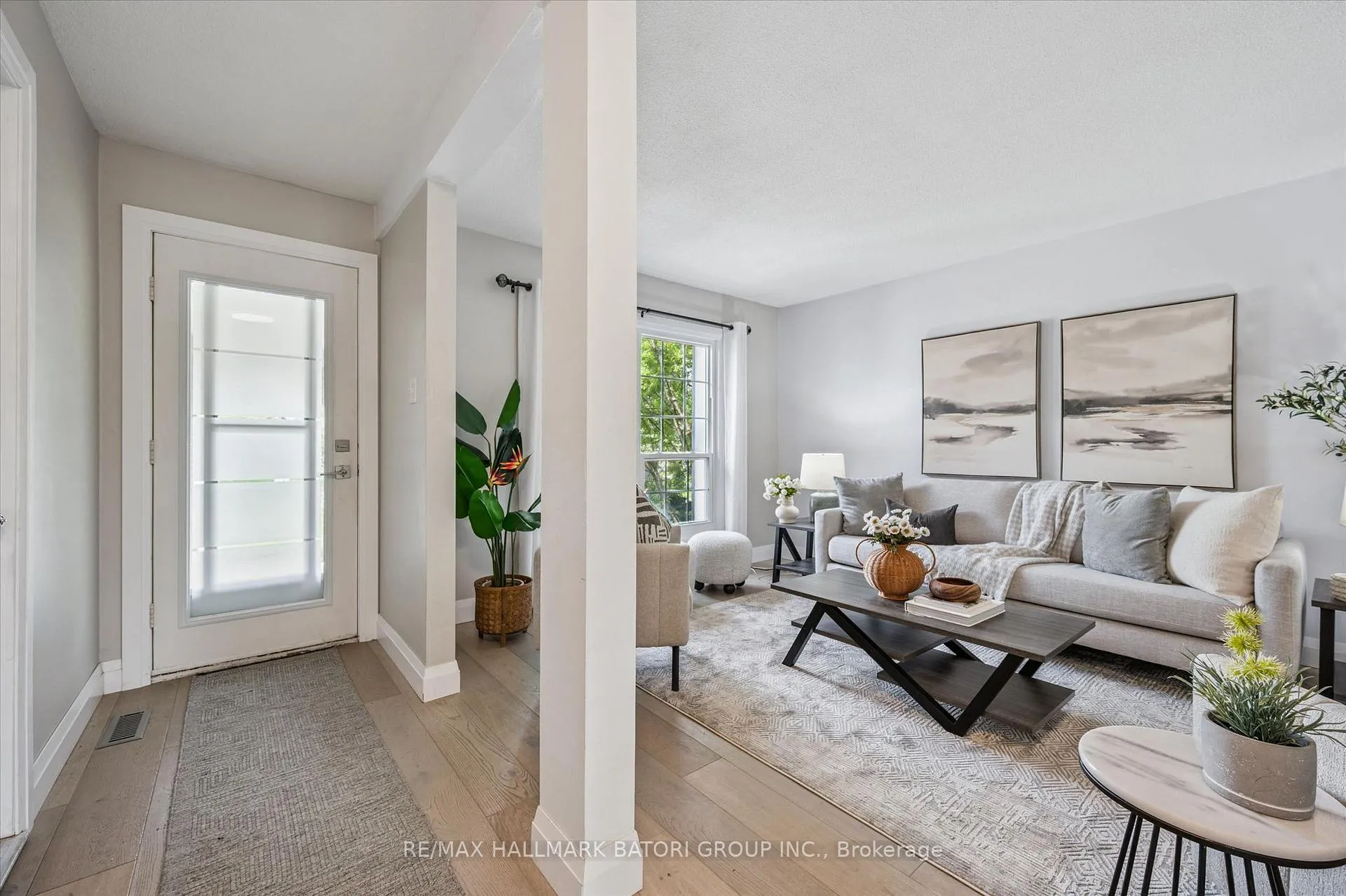 Photo 4 of 38 Deerwood Crescent, Kitchener — HOMEH