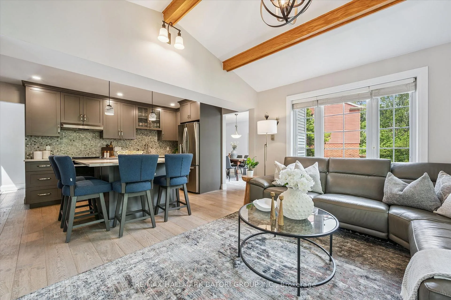 Photo 10 of 38 Deerwood Crescent, Kitchener — HOMEH