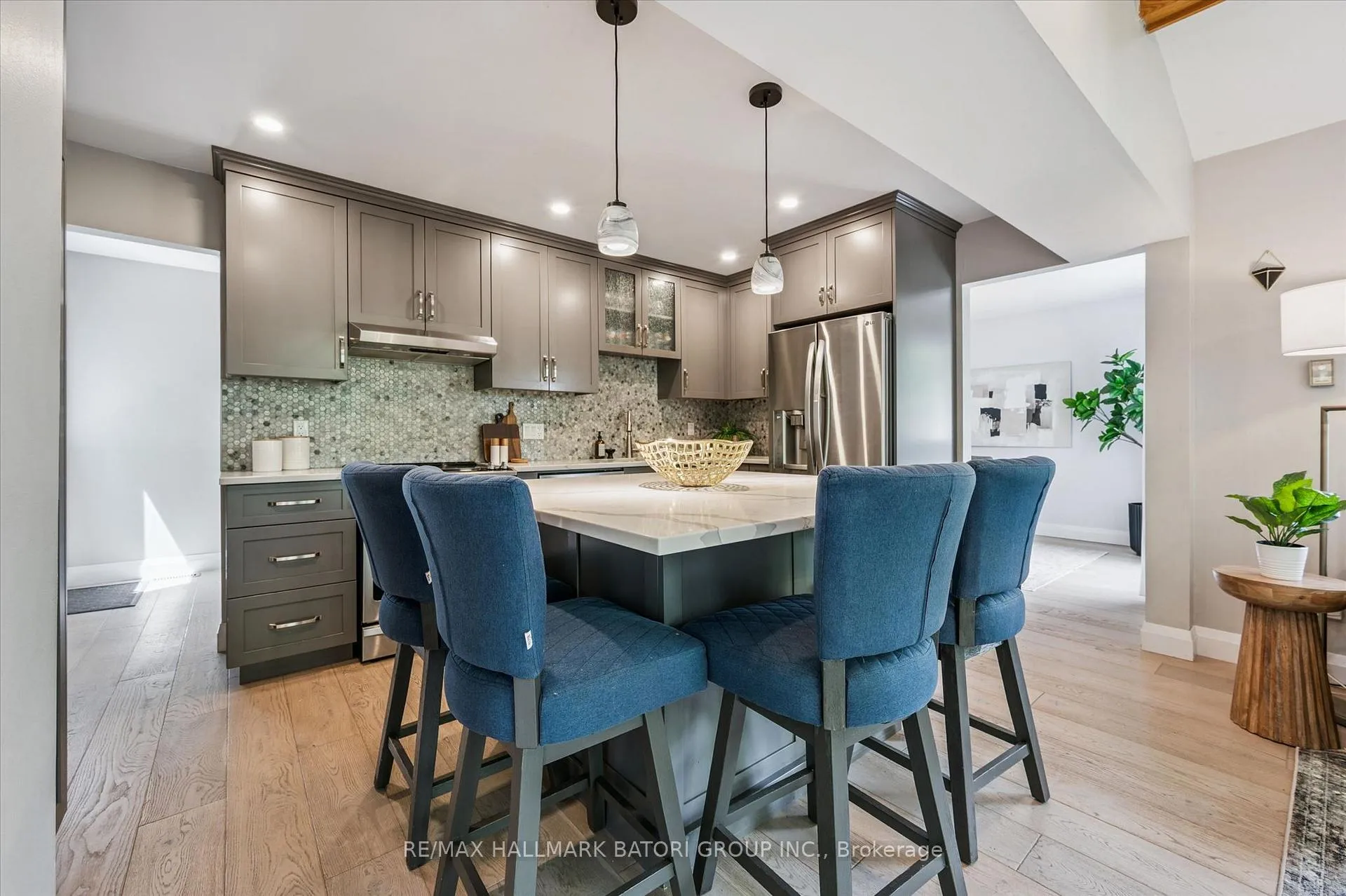 Photo 11 of 38 Deerwood Crescent, Kitchener — HOMEH