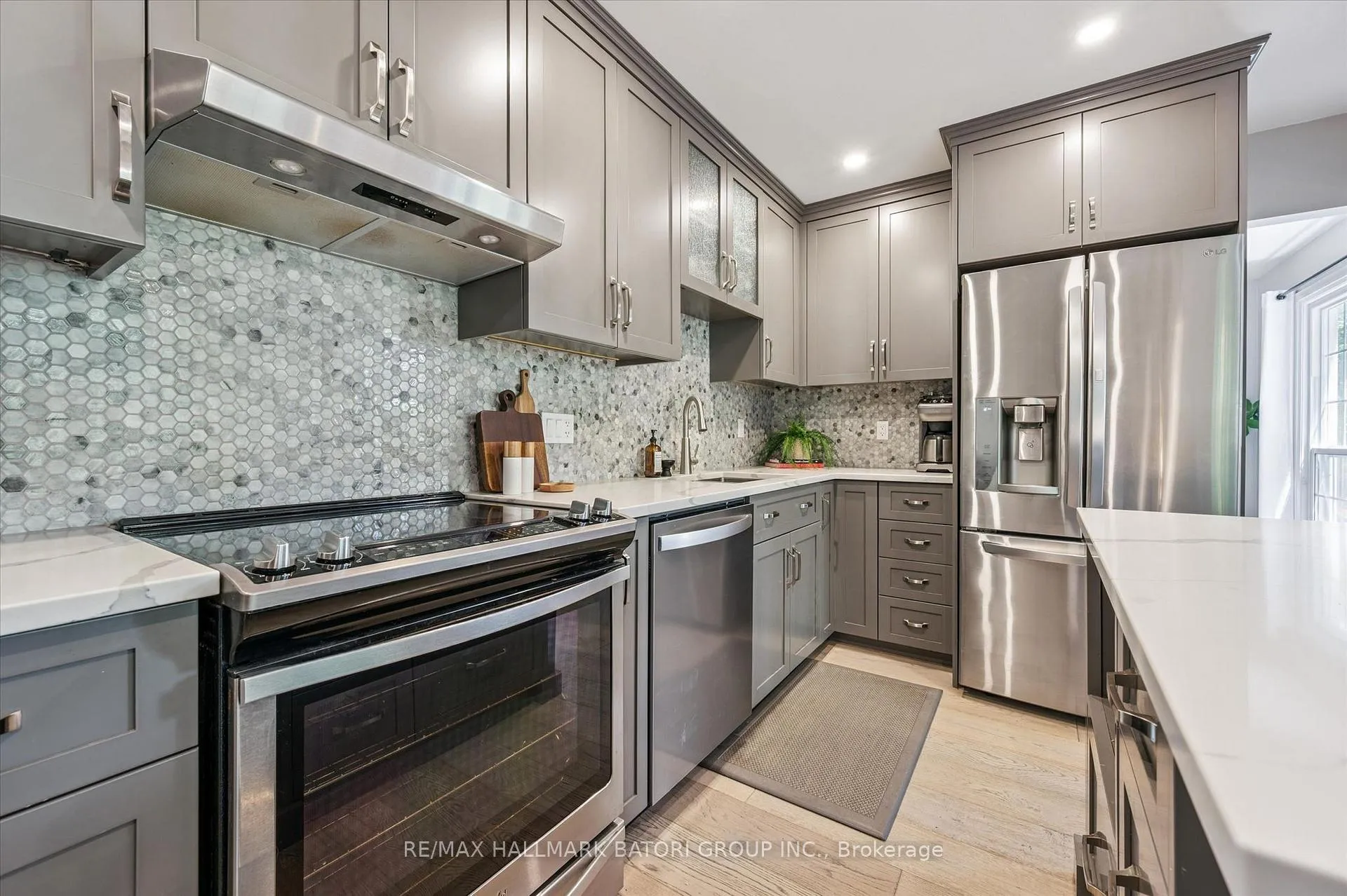 Photo 12 of 38 Deerwood Crescent, Kitchener — HOMEH