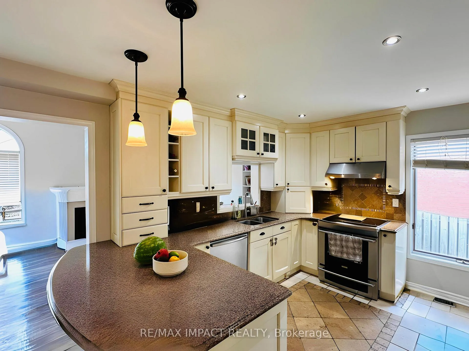 Photo 6 of 470 Safari Drive, Oshawa, Eastdale — HOMEH