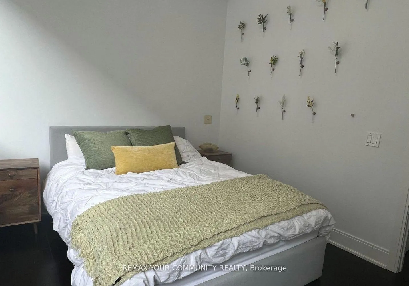 Photo 2 of Unit 1106, 21 Balmuto Street, Toronto, Bay Street Corridor — HOMEH