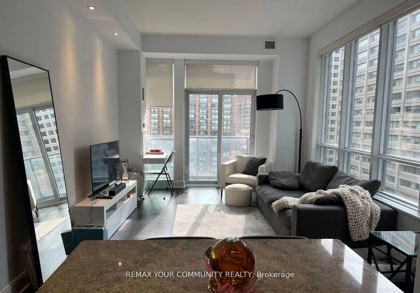 Photo 5 of Unit 1106, 21 Balmuto Street, Toronto, Bay Street Corridor — HOMEH