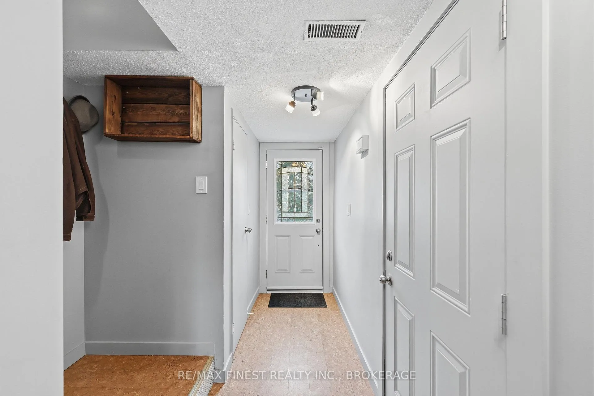Photo 4 of Unit 33, 1035 Craig Lane, Kingston, South of Taylor-Kidd Blvd — HOMEH