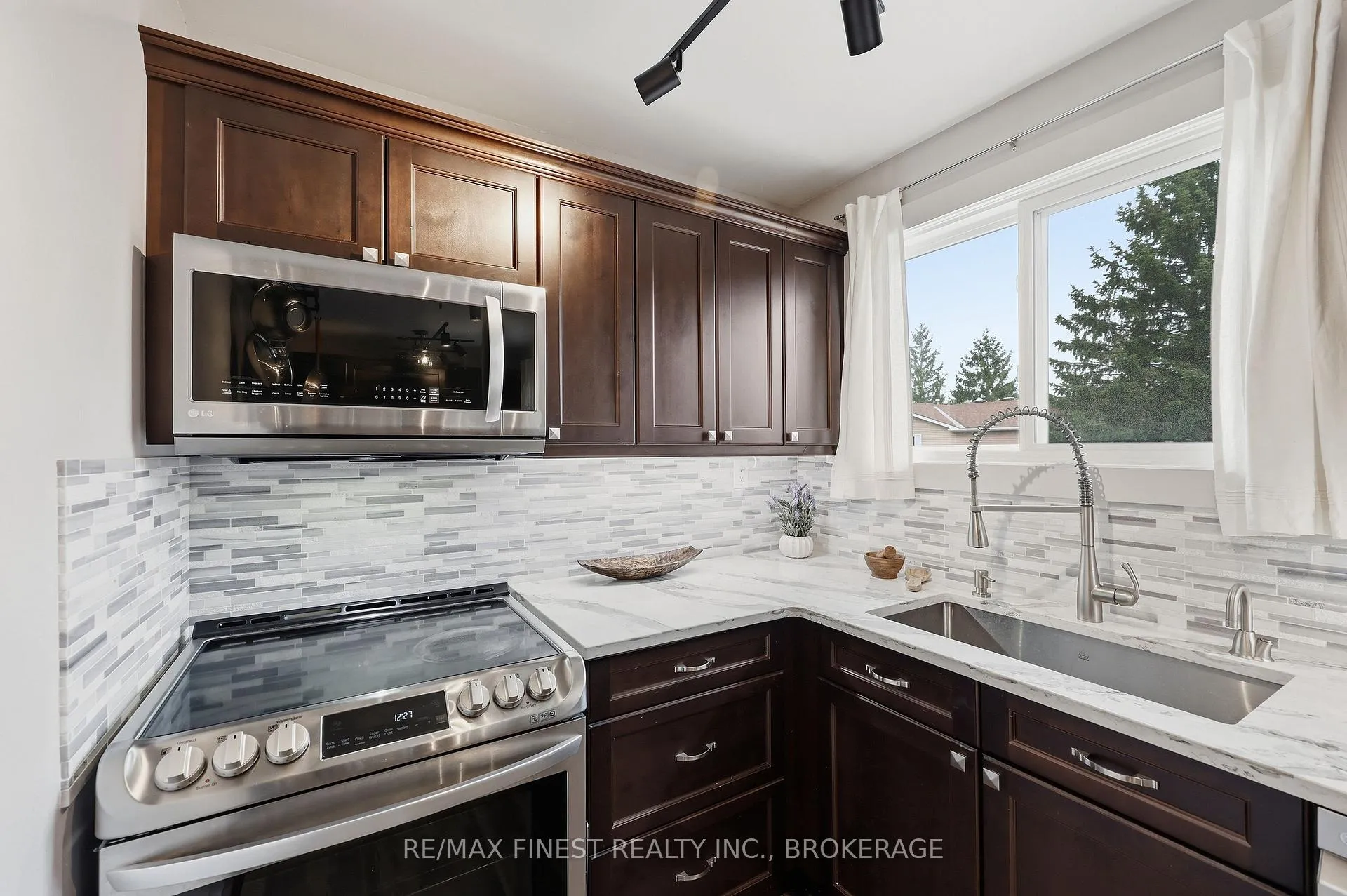 Photo 17 of Unit 33, 1035 Craig Lane, Kingston, South of Taylor-Kidd Blvd — HOMEH