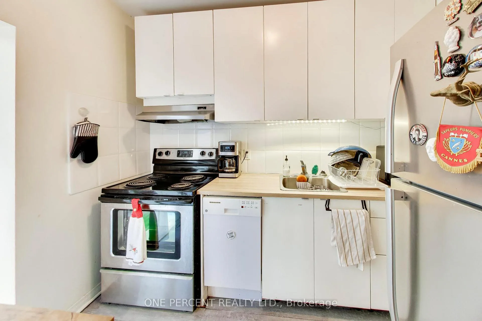 Photo 9 of 252 Wright Avenue, Toronto, High Park-Swansea — HOMEH