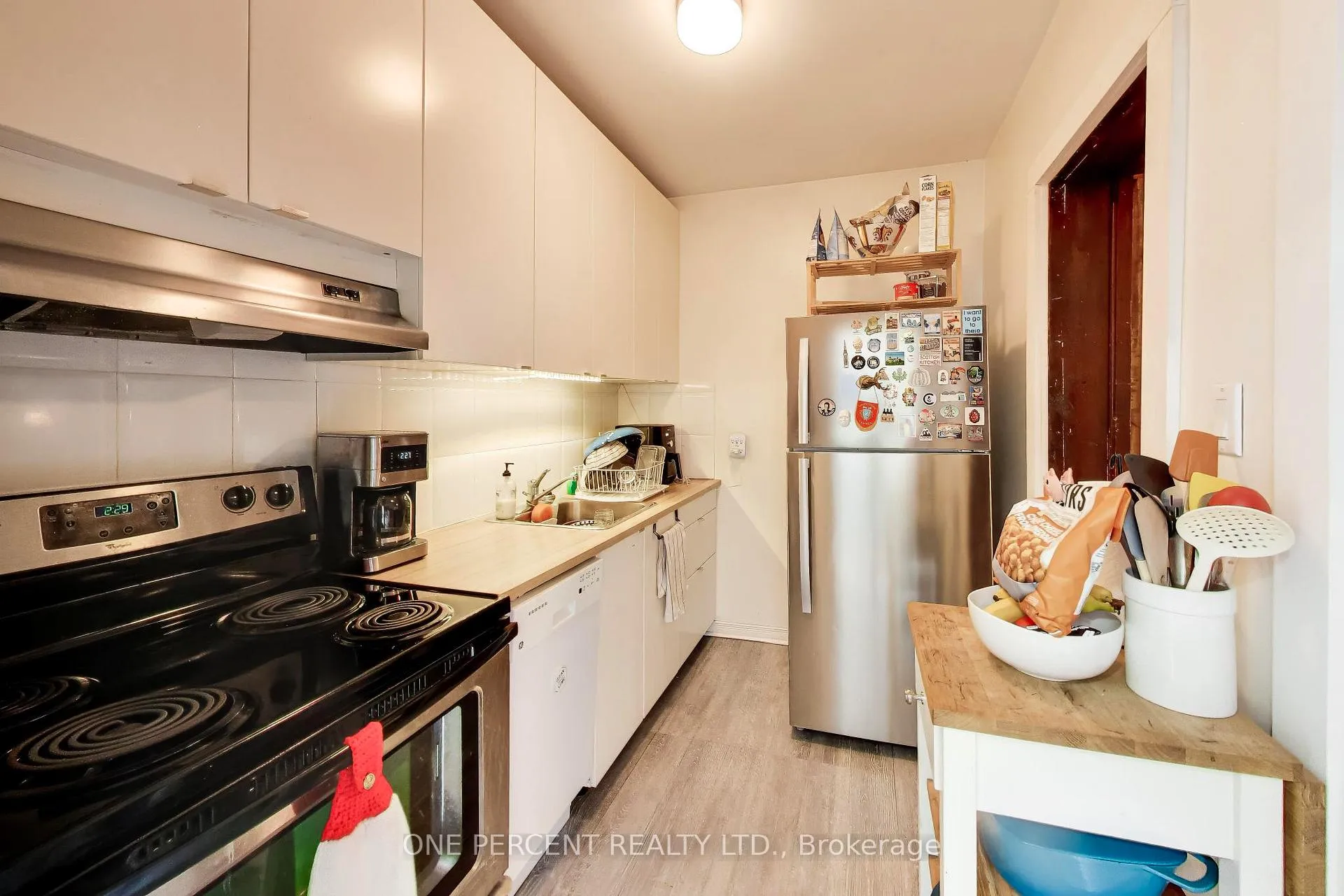 Photo 10 of 252 Wright Avenue, Toronto, High Park-Swansea — HOMEH