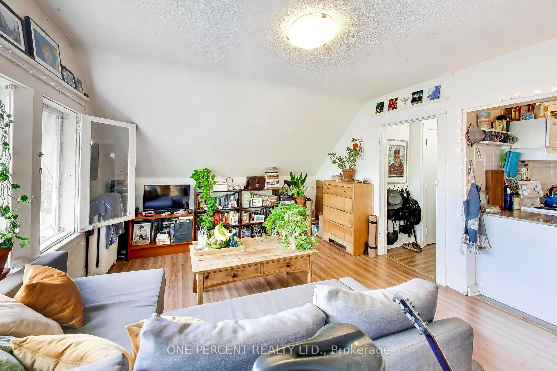Photo 25 of 252 Wright Avenue, Toronto, High Park-Swansea — HOMEH