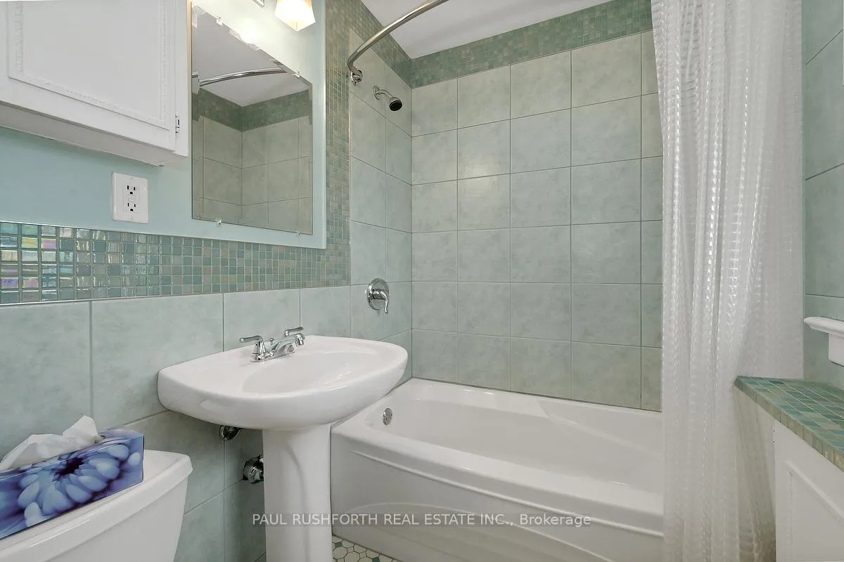 Photo 18 of 156 Baseline Road, Ottawa, Courtland Park — HOMEH