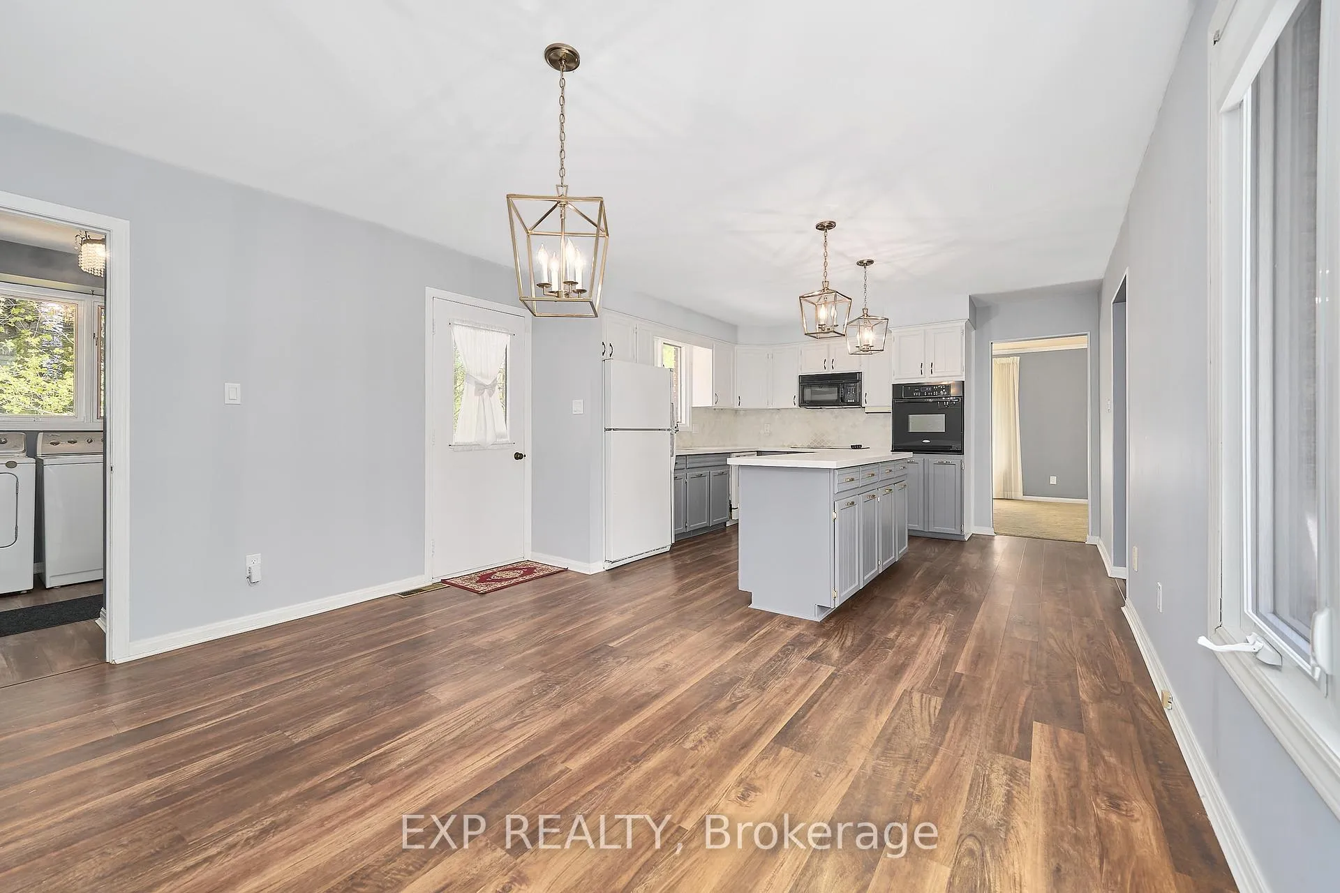 Photo 16 of 7985 Cedarbrook Trail, Whitby, Brooklin — HOMEH