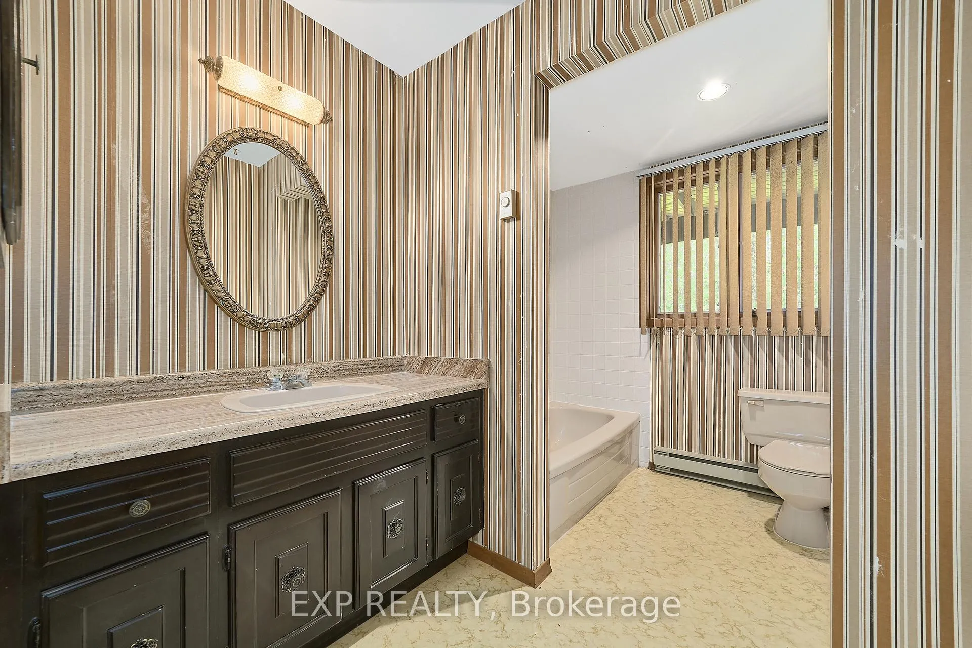 Photo 35 of 7985 Cedarbrook Trail, Whitby, Brooklin — HOMEH