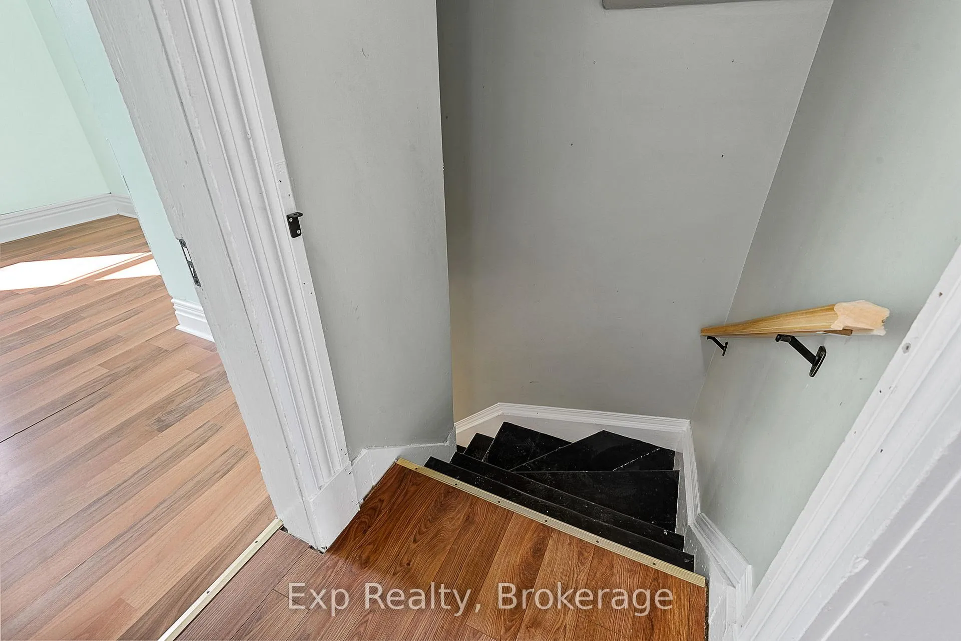 Photo 21 of 584 Maiden Lane, Peterborough, Town Ward 3 — HOMEH