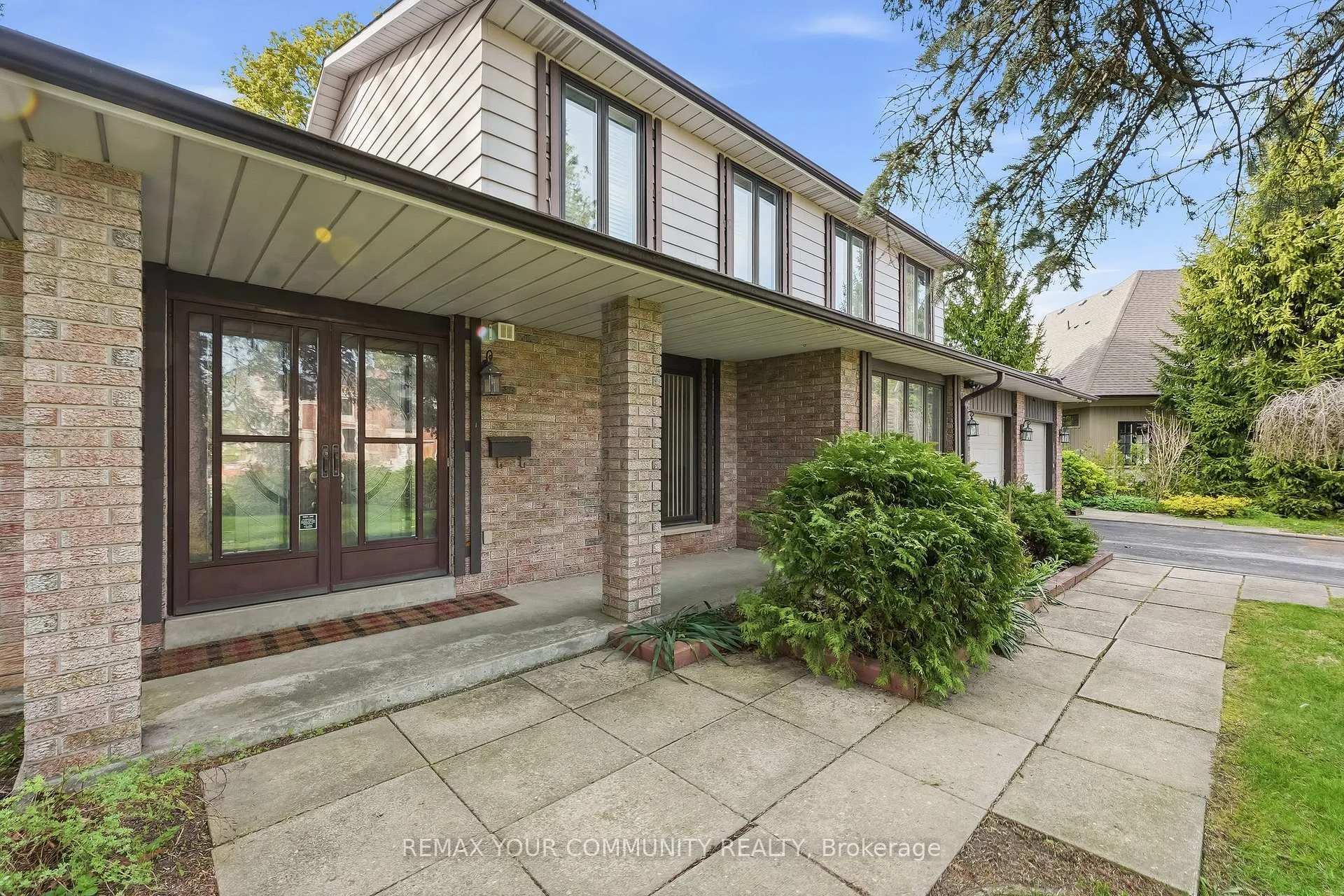 Photo 5 of 30 Crossley Court, King, King City — HOMEH