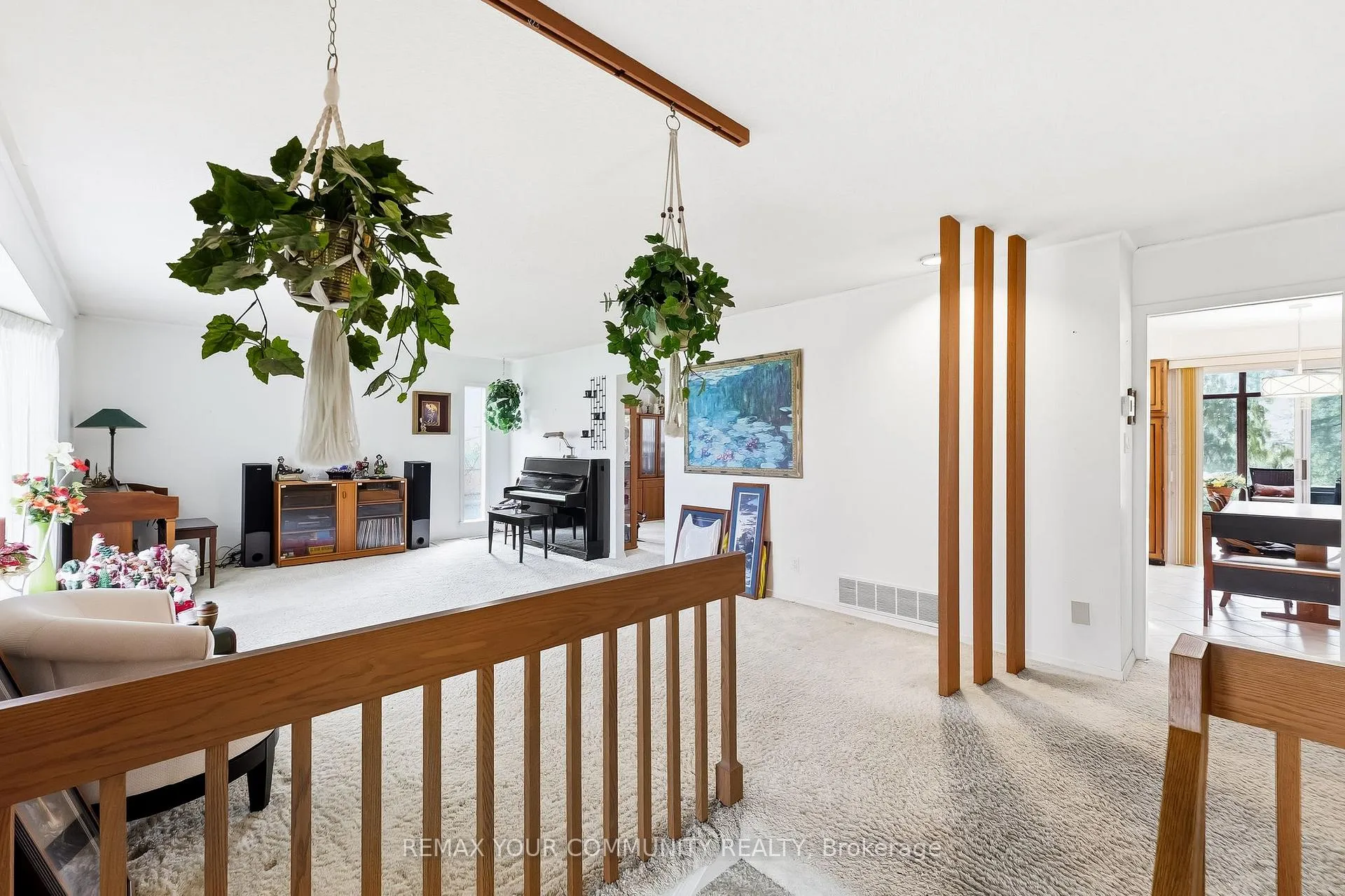 Photo 6 of 30 Crossley Court, King, King City — HOMEH