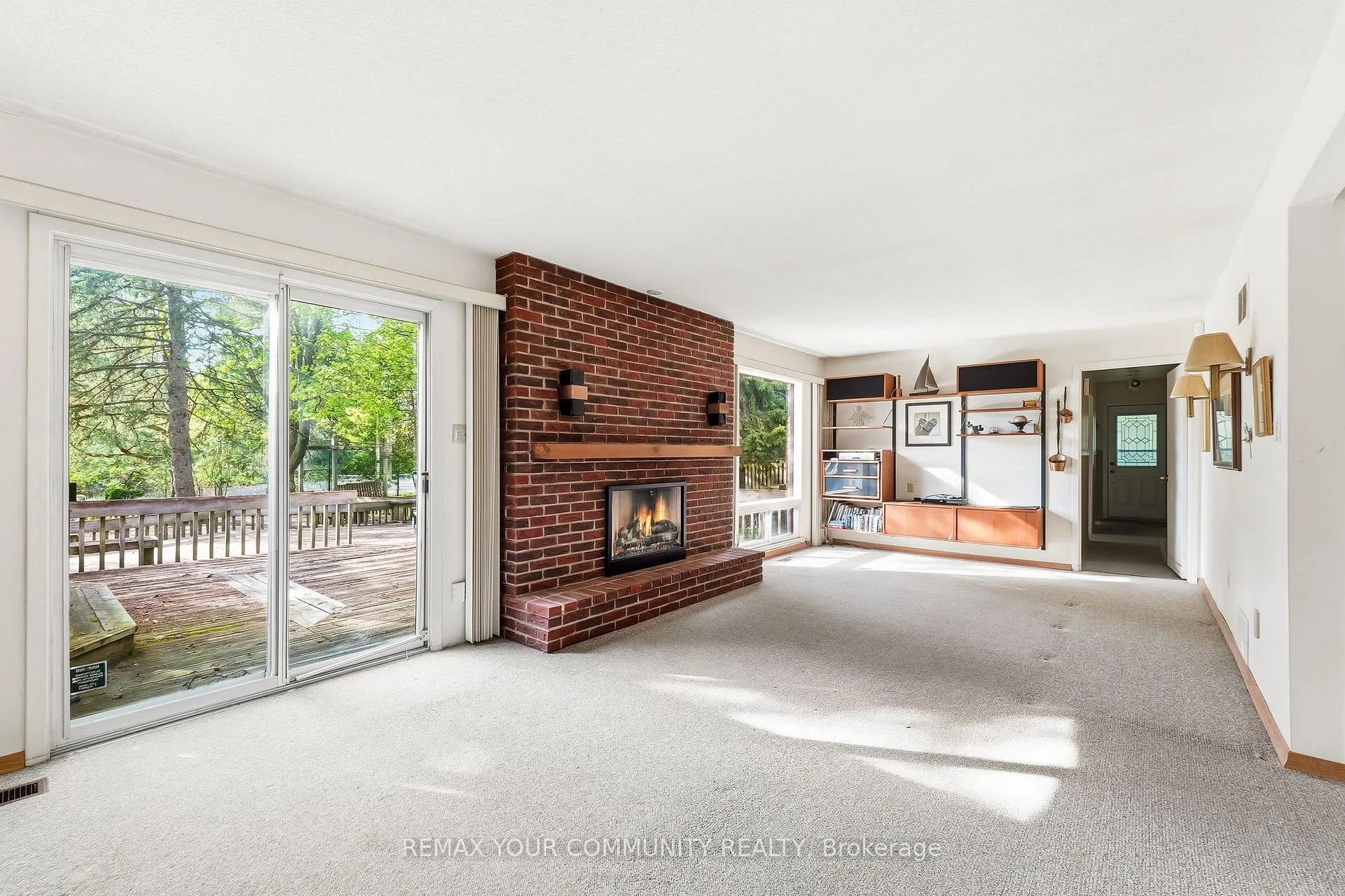 Photo 10 of 30 Crossley Court, King, King City — HOMEH