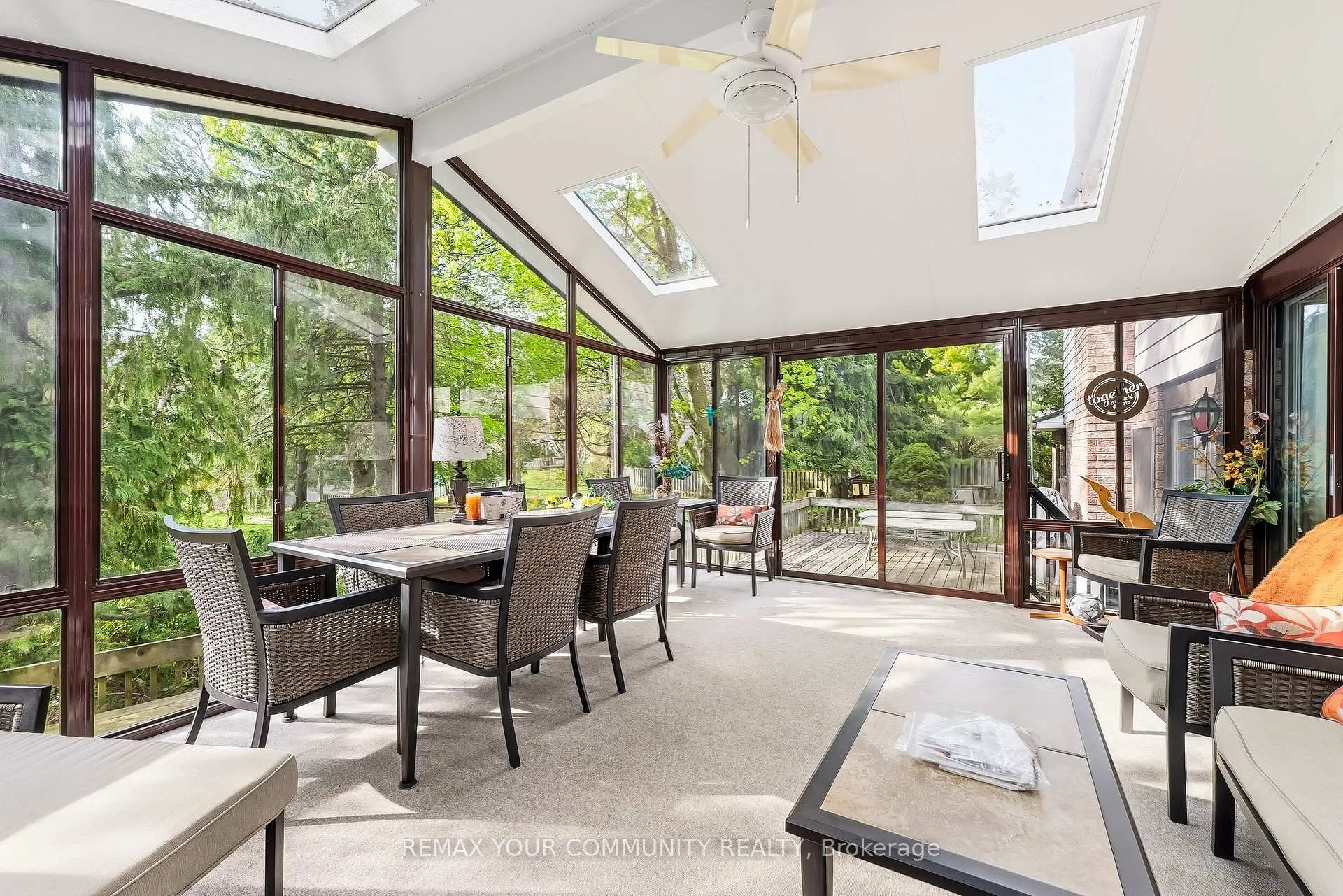 Photo 12 of 30 Crossley Court, King, King City — HOMEH