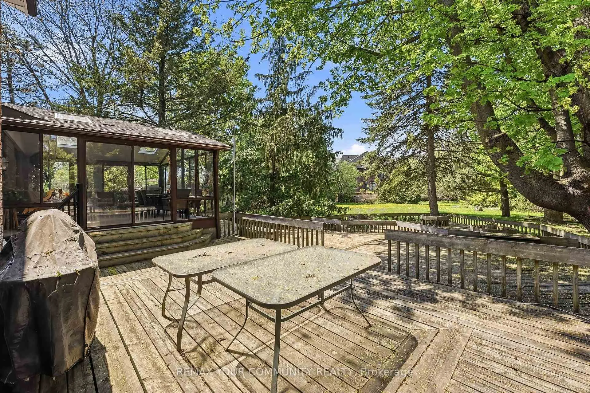 Photo 13 of 30 Crossley Court, King, King City — HOMEH