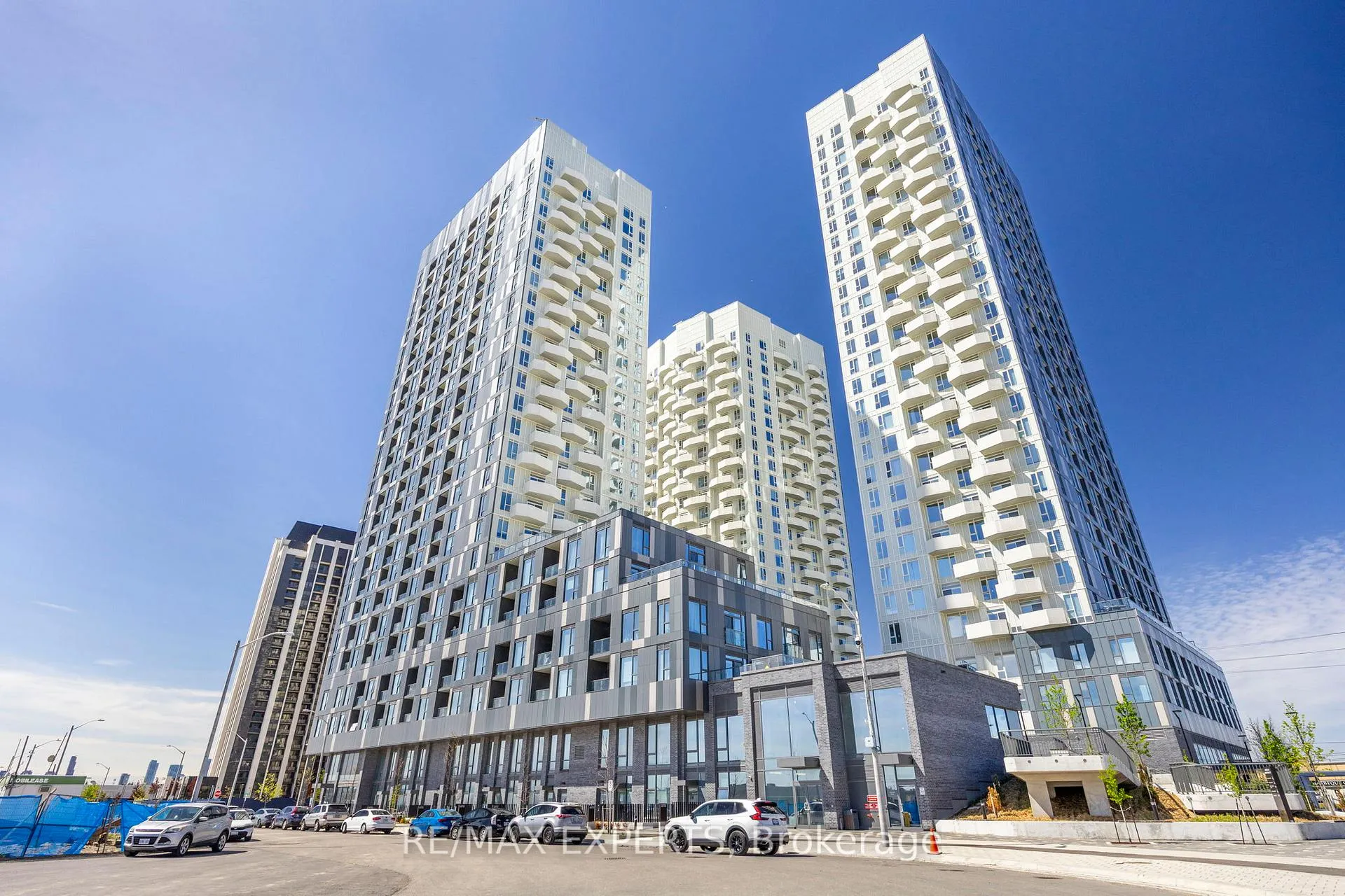Photo 2 of Unit 2004, 474 Caldari Road, Vaughan, Concord — HOMEH