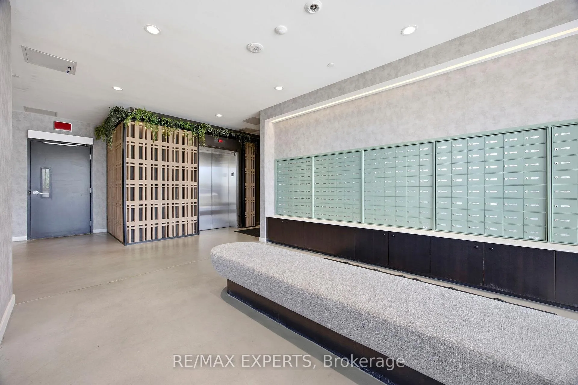 Photo 4 of Unit 2004, 474 Caldari Road, Vaughan, Concord — HOMEH
