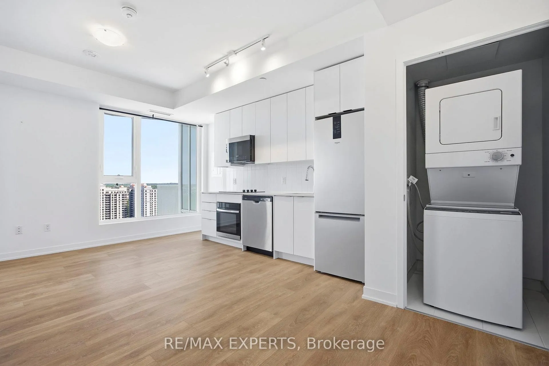 Photo 9 of Unit 2004, 474 Caldari Road, Vaughan, Concord — HOMEH
