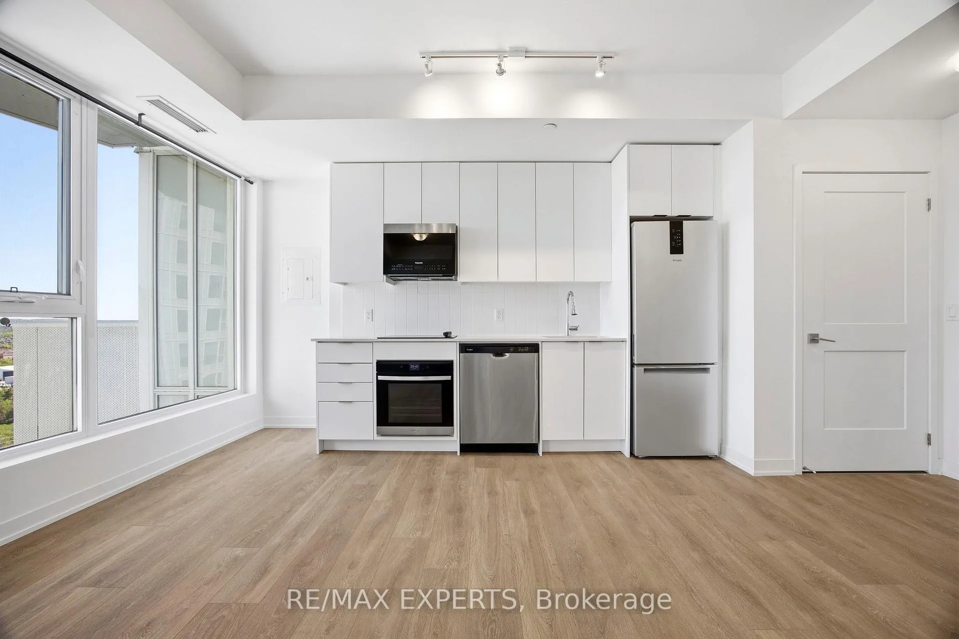 Photo 10 of Unit 2004, 474 Caldari Road, Vaughan, Concord — HOMEH