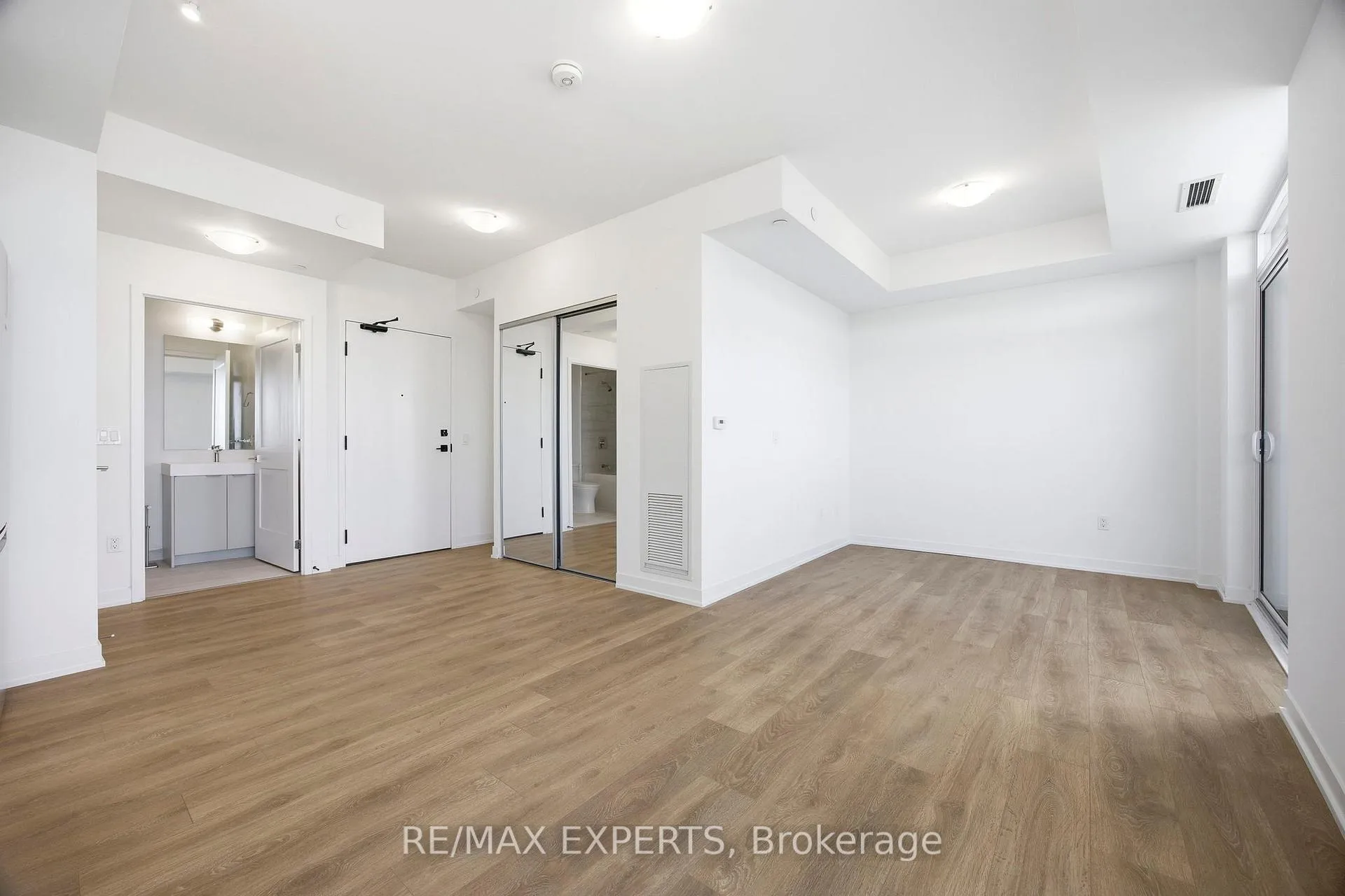 Photo 15 of Unit 2004, 474 Caldari Road, Vaughan, Concord — HOMEH