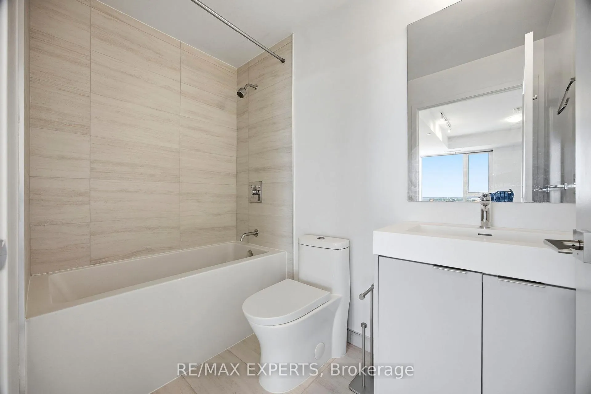 Photo 21 of Unit 2004, 474 Caldari Road, Vaughan, Concord — HOMEH