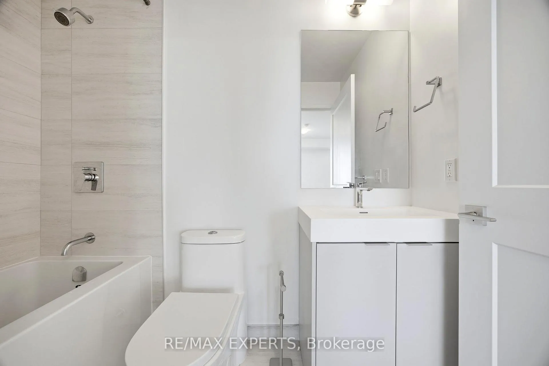 Photo 22 of Unit 2004, 474 Caldari Road, Vaughan, Concord — HOMEH