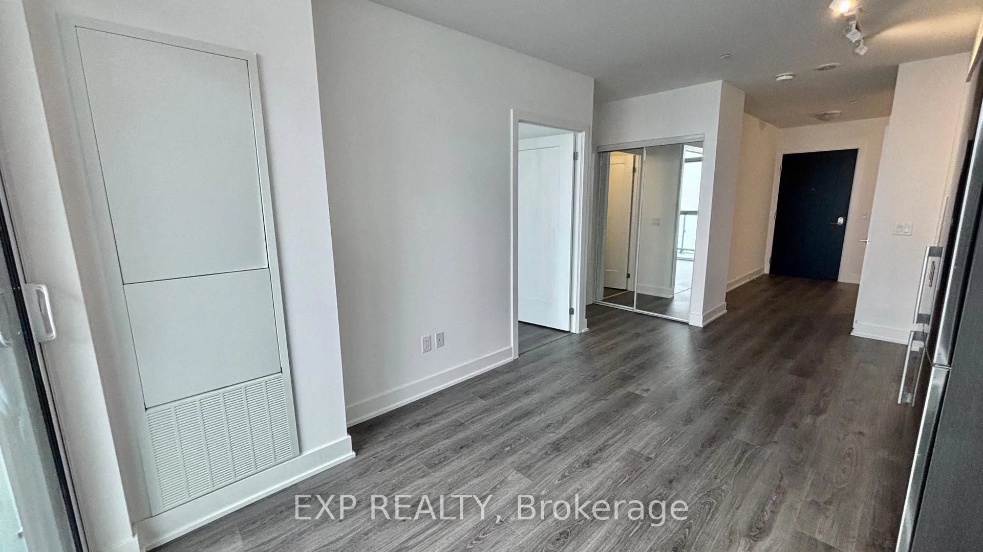 Photo 4 of Unit 921, 2545 Simcoe Street N, Oshawa, Windfields — HOMEH