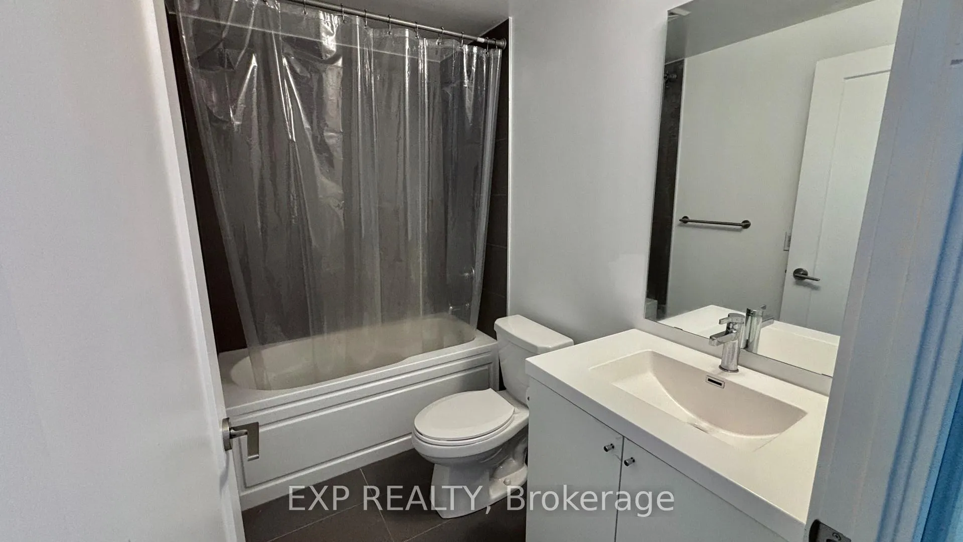 Photo 6 of Unit 921, 2545 Simcoe Street N, Oshawa, Windfields — HOMEH