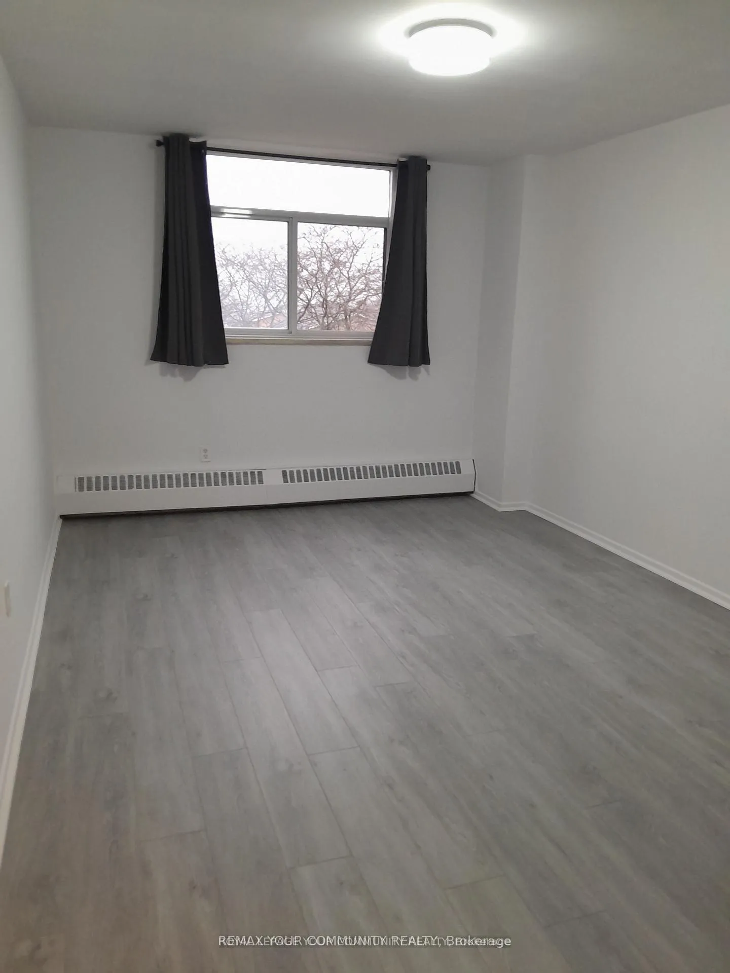 Photo 2 of Unit 404, 5 Frith Road, North York, Glenfield-Jane Heights — HOMEH