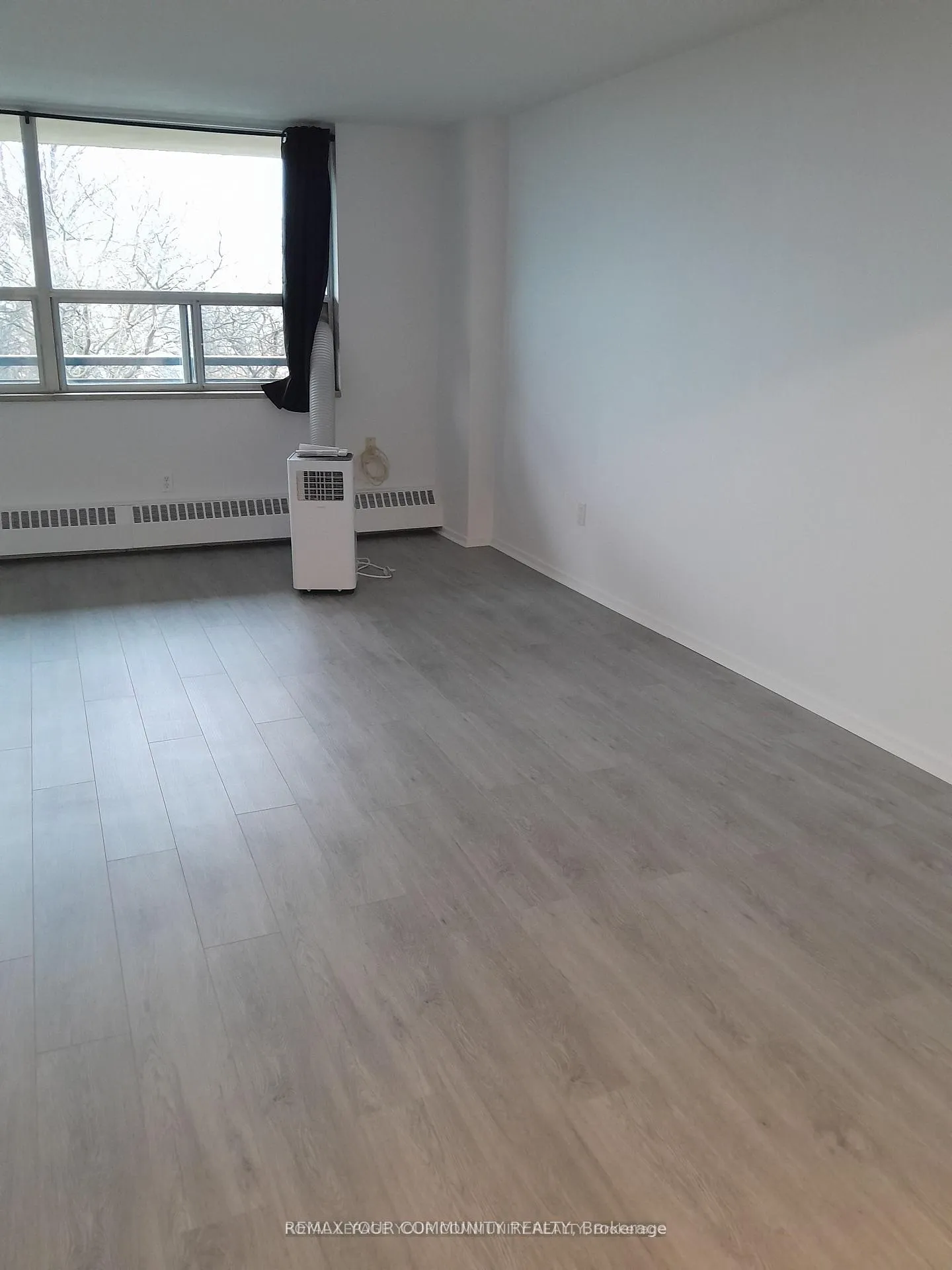 Photo 8 of Unit 404, 5 Frith Road, North York, Glenfield-Jane Heights — HOMEH