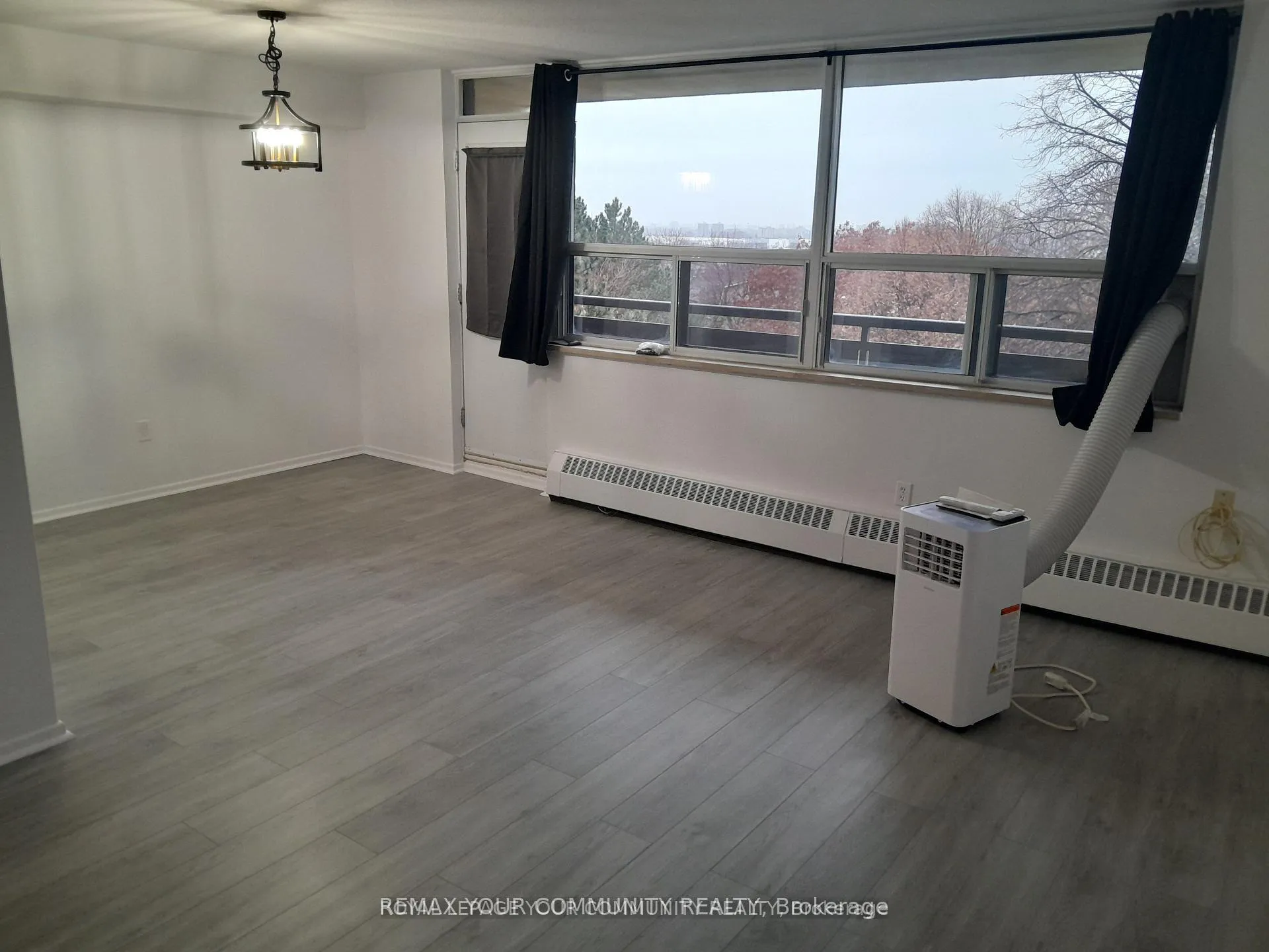 Photo 10 of Unit 404, 5 Frith Road, North York, Glenfield-Jane Heights — HOMEH