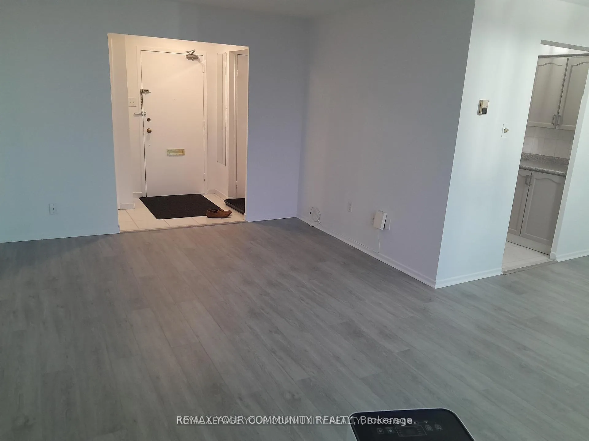 Photo 11 of Unit 404, 5 Frith Road, North York, Glenfield-Jane Heights — HOMEH