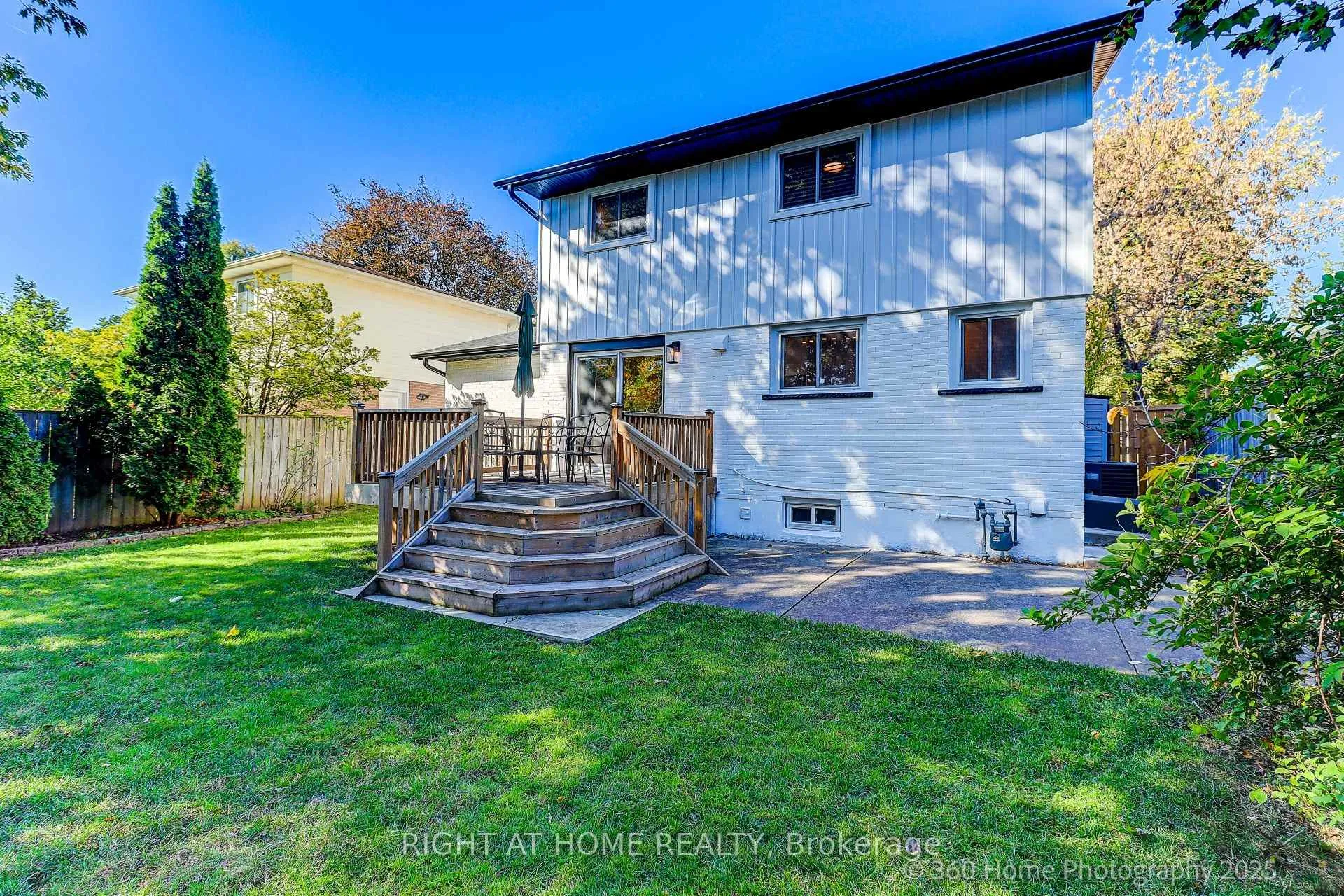 Photo 5 of 38 Culham Street, Oakville, College Park — HOMEH