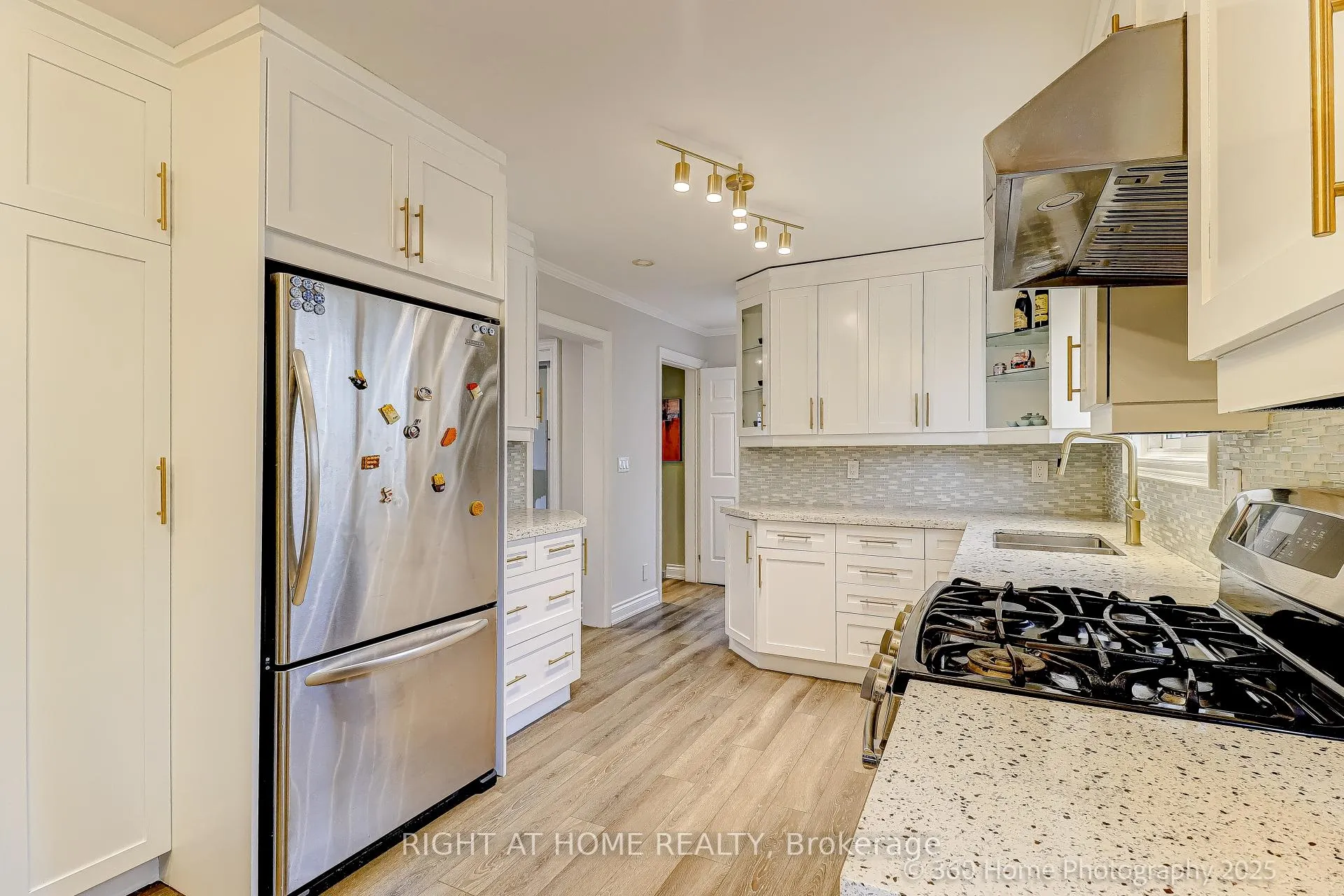 Photo 14 of 38 Culham Street, Oakville, College Park — HOMEH