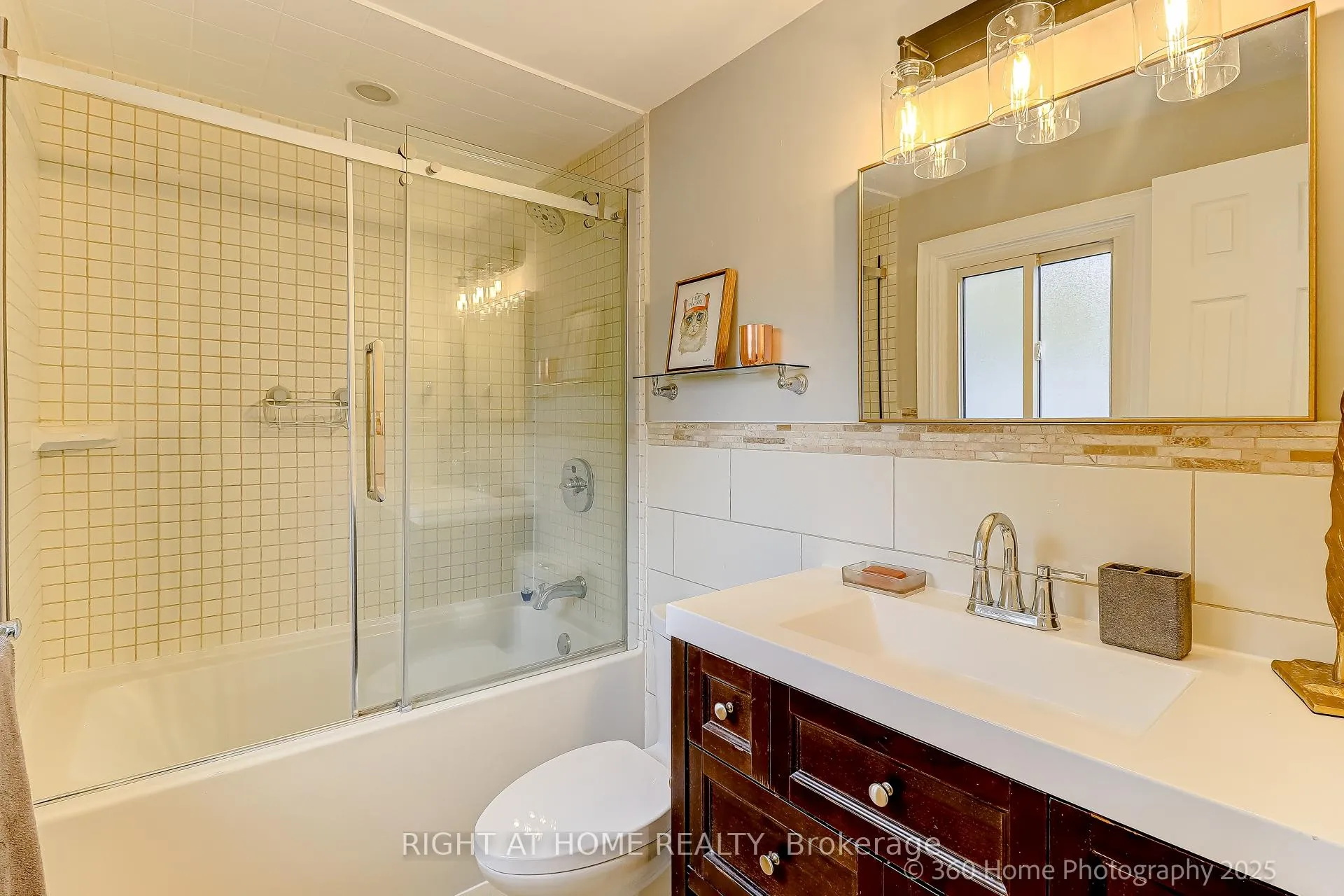 Photo 19 of 38 Culham Street, Oakville, College Park — HOMEH
