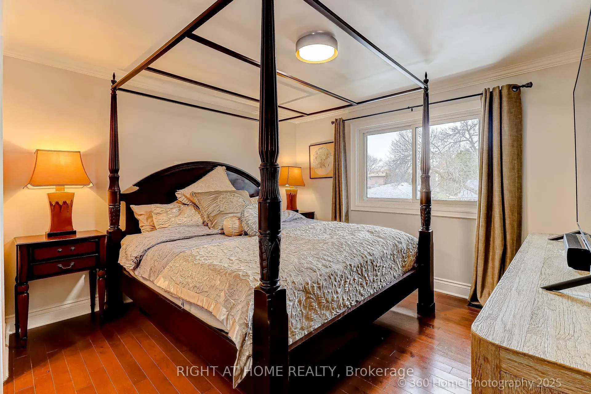 Photo 22 of 38 Culham Street, Oakville, College Park — HOMEH