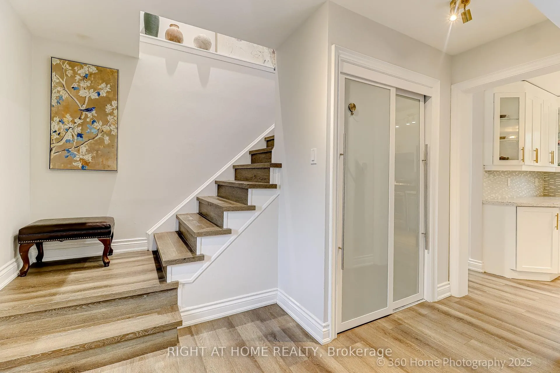 Photo 24 of 38 Culham Street, Oakville, College Park — HOMEH