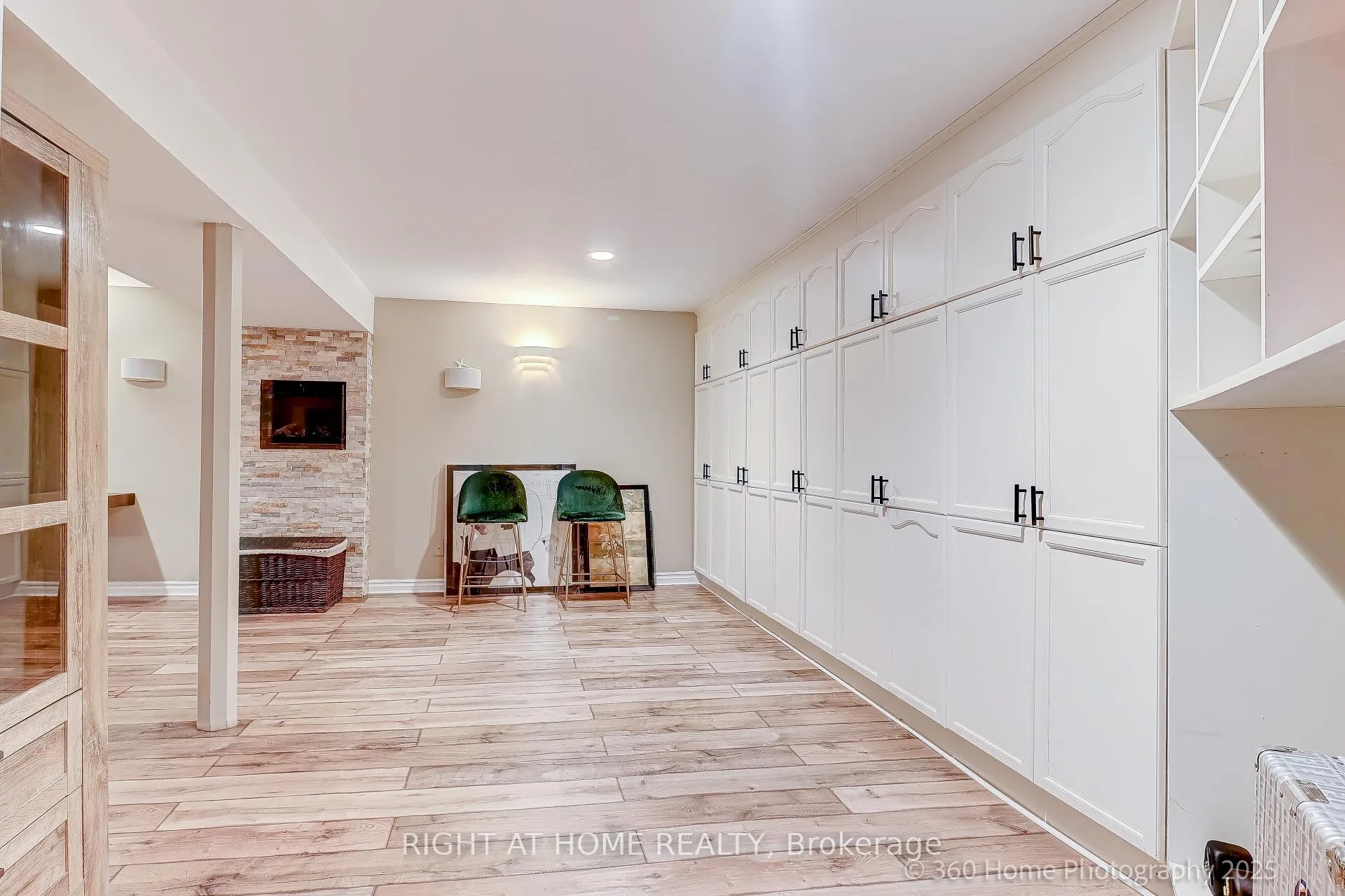Photo 25 of 38 Culham Street, Oakville, College Park — HOMEH
