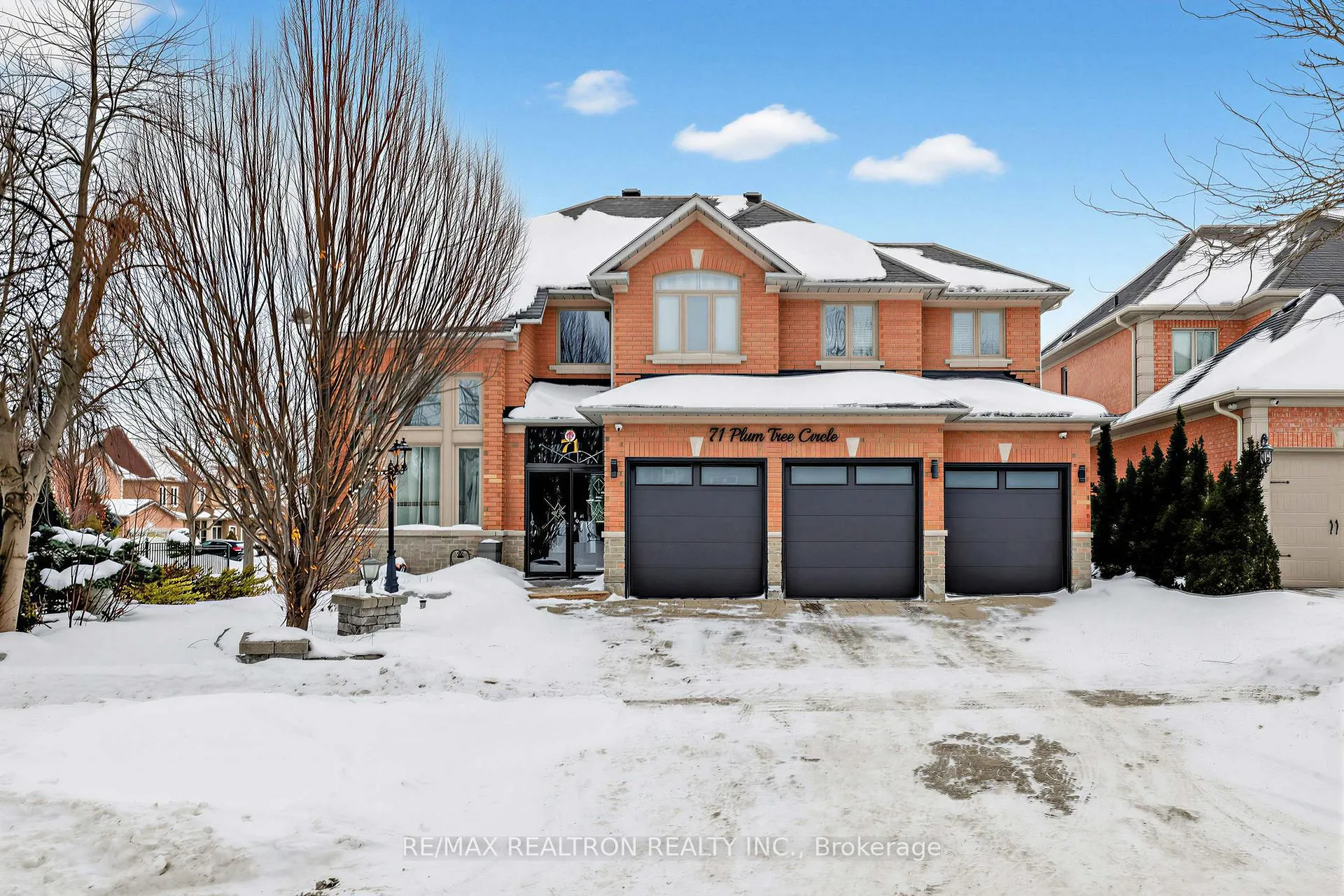Photo 1 of 71 Plum Tree Circle, Markham, Cachet — HOMEH