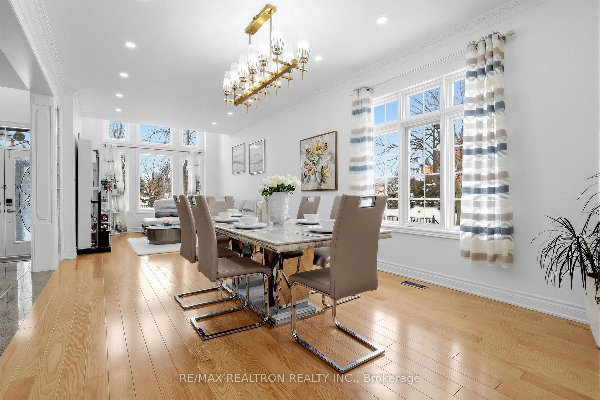 Photo 7 of 71 Plum Tree Circle, Markham, Cachet — HOMEH