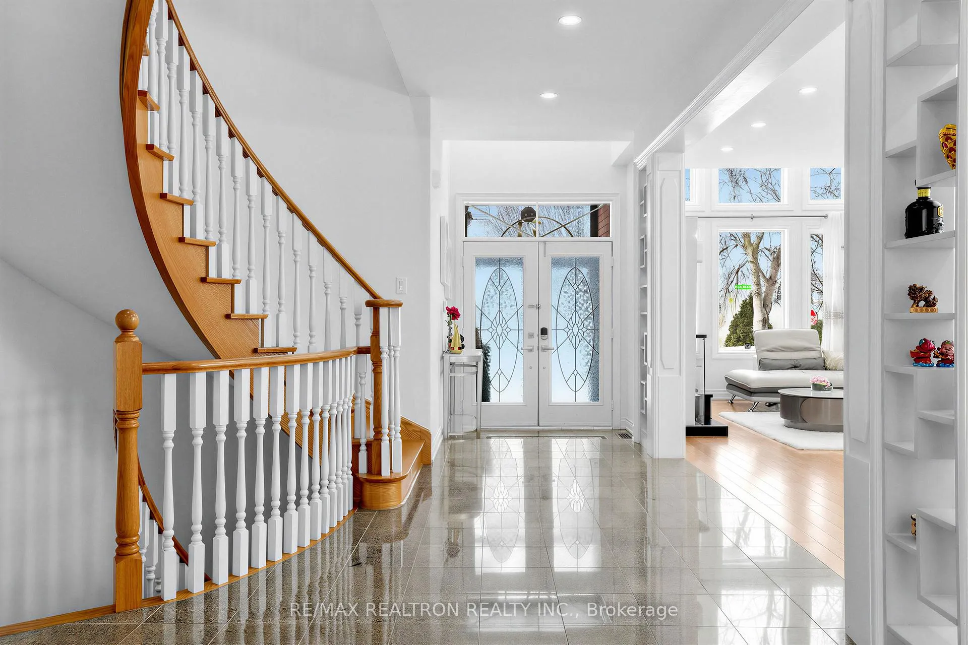 Photo 10 of 71 Plum Tree Circle, Markham, Cachet — HOMEH