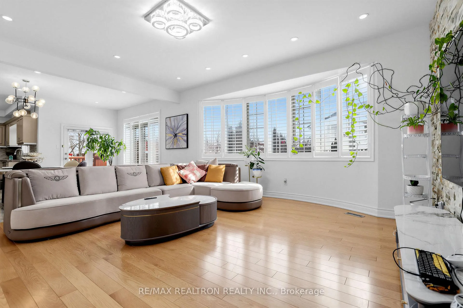Photo 15 of 71 Plum Tree Circle, Markham, Cachet — HOMEH