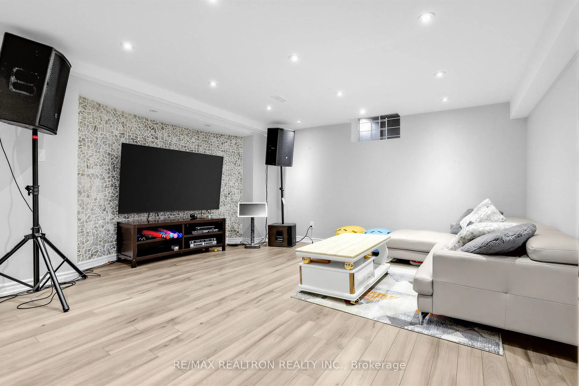 Photo 39 of 71 Plum Tree Circle, Markham, Cachet — HOMEH